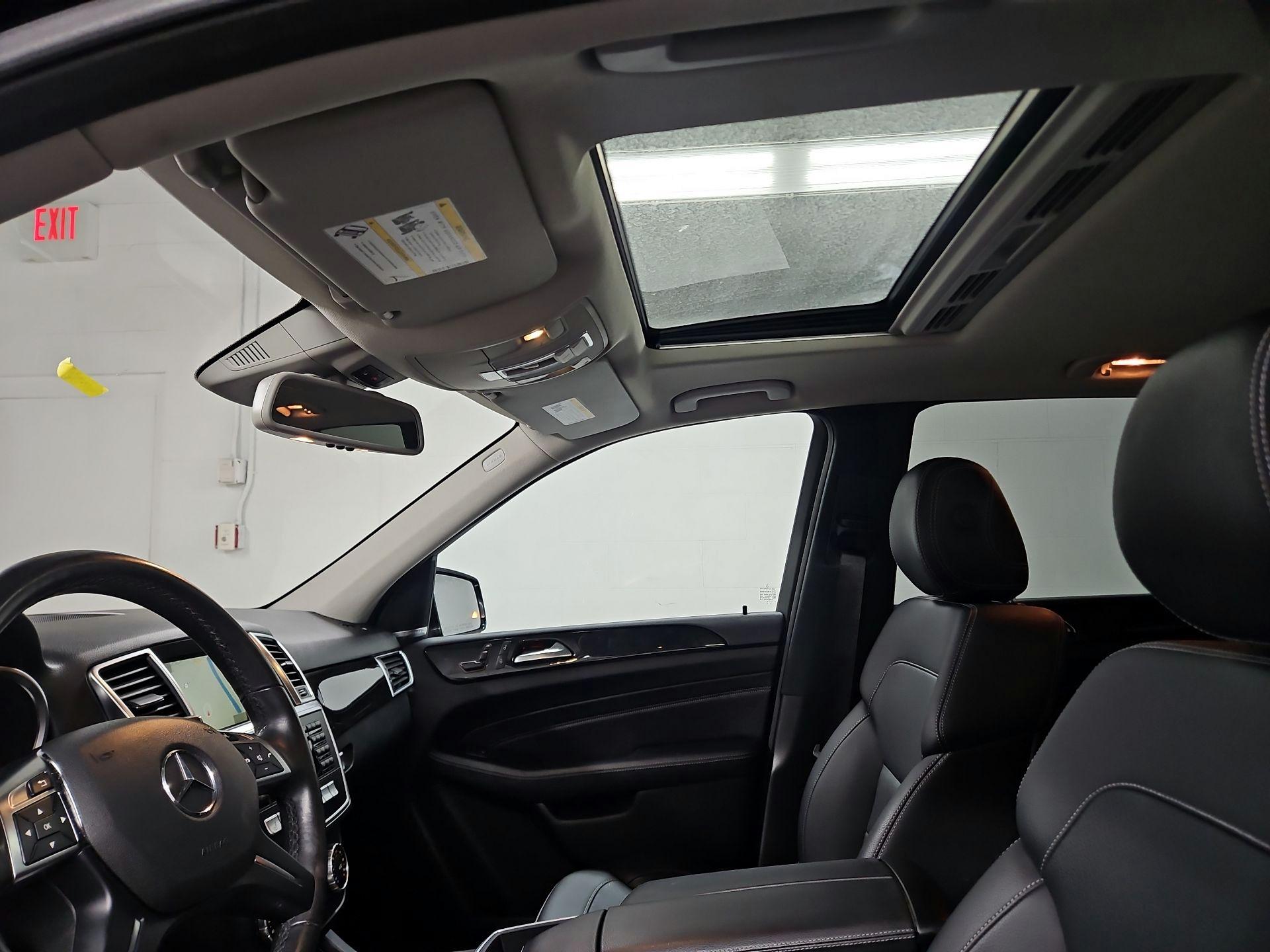 Thumbnail: 2015 Mercedes-Benz M-Class - 20