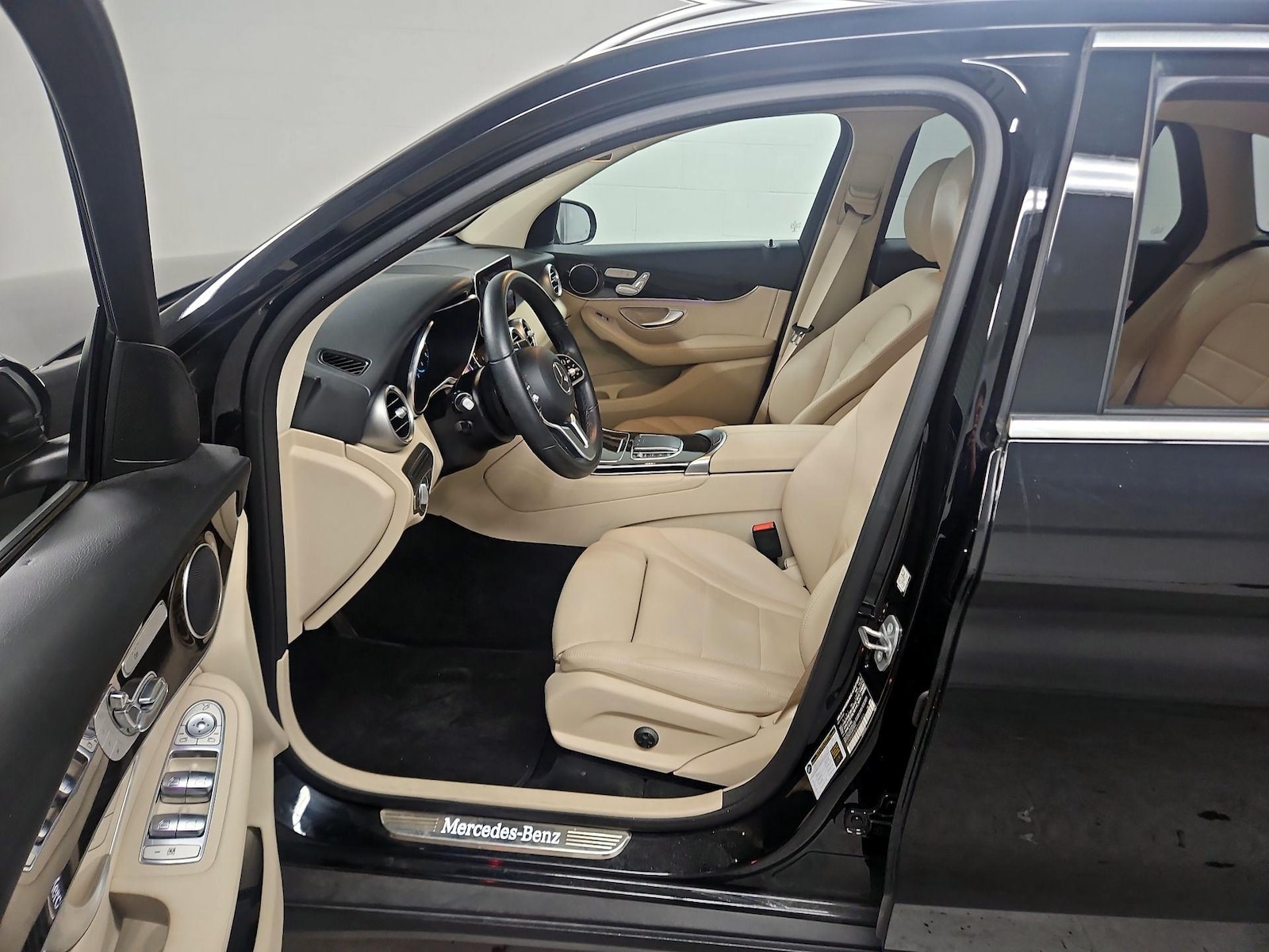 2020 Mercedes-Benz GLC GLC300 - Photo 12