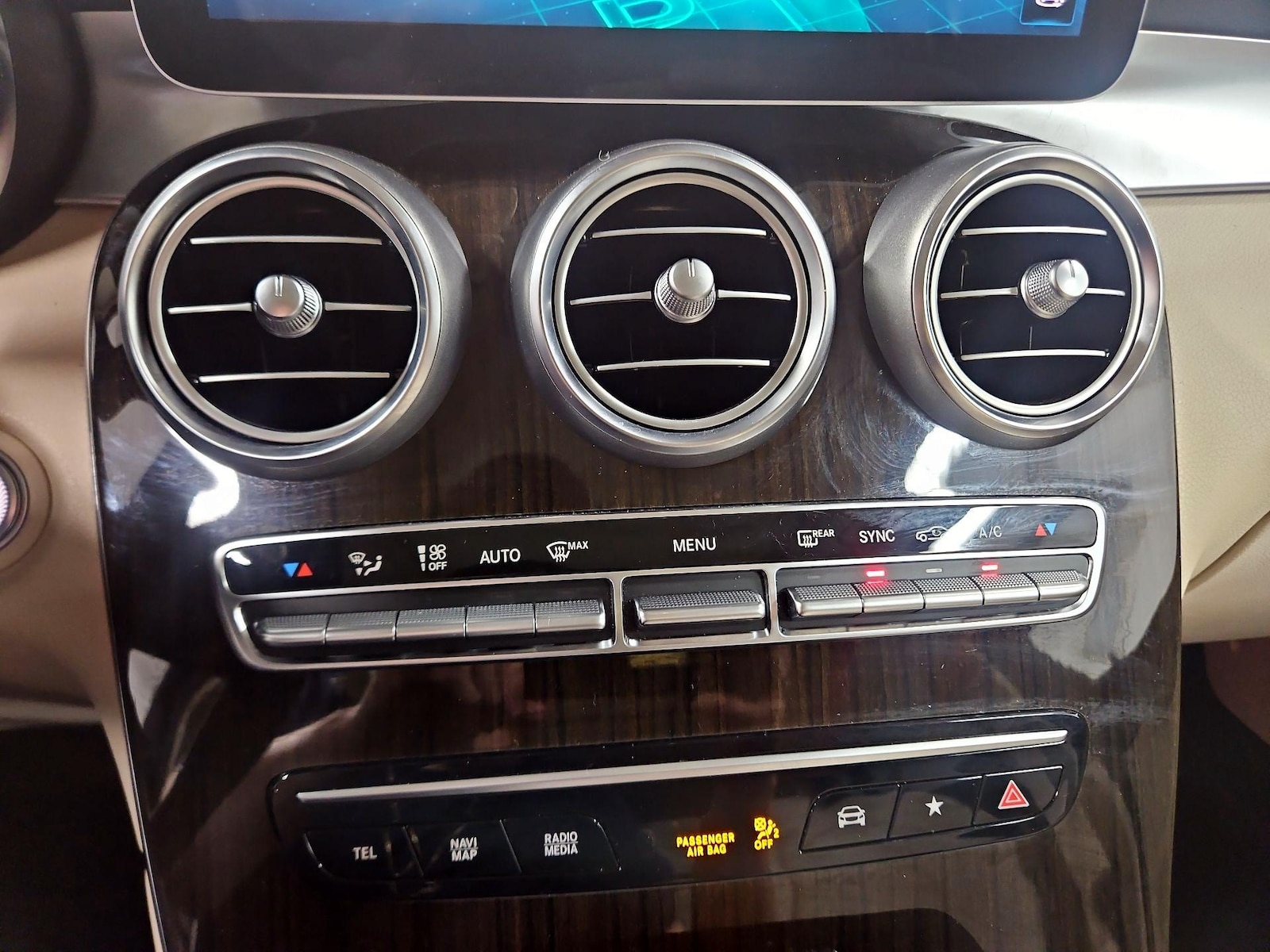 2020 Mercedes-Benz GLC GLC300 - Photo 18