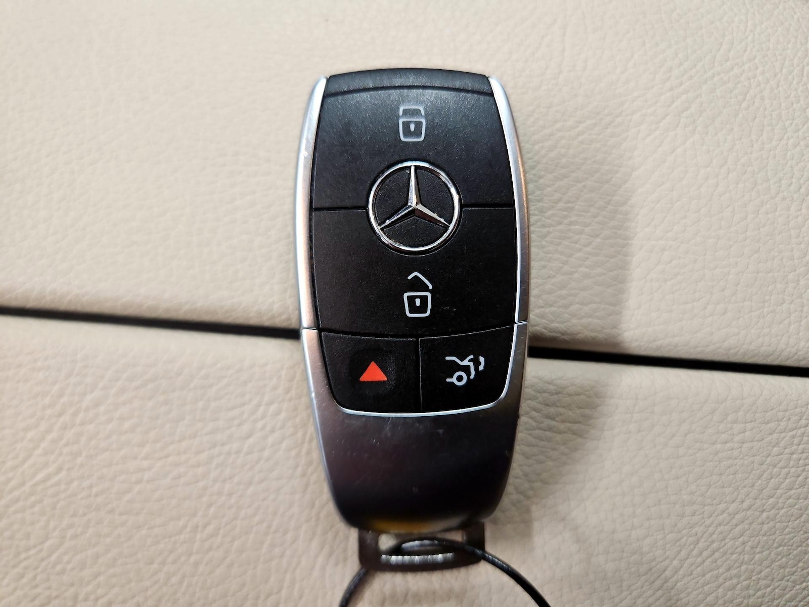 2020 Mercedes-Benz GLC GLC300 - Photo 25