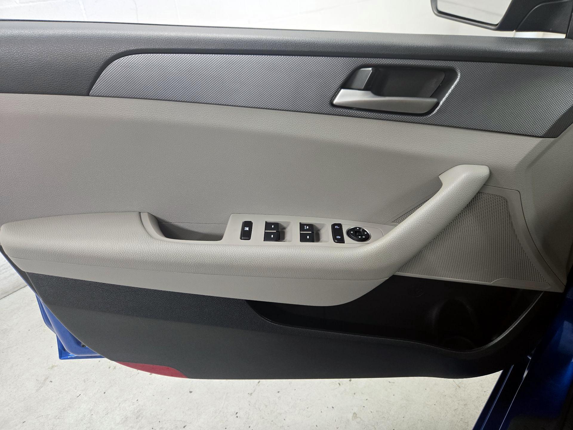 Thumbnail: 2018 Hyundai Sonata - 12