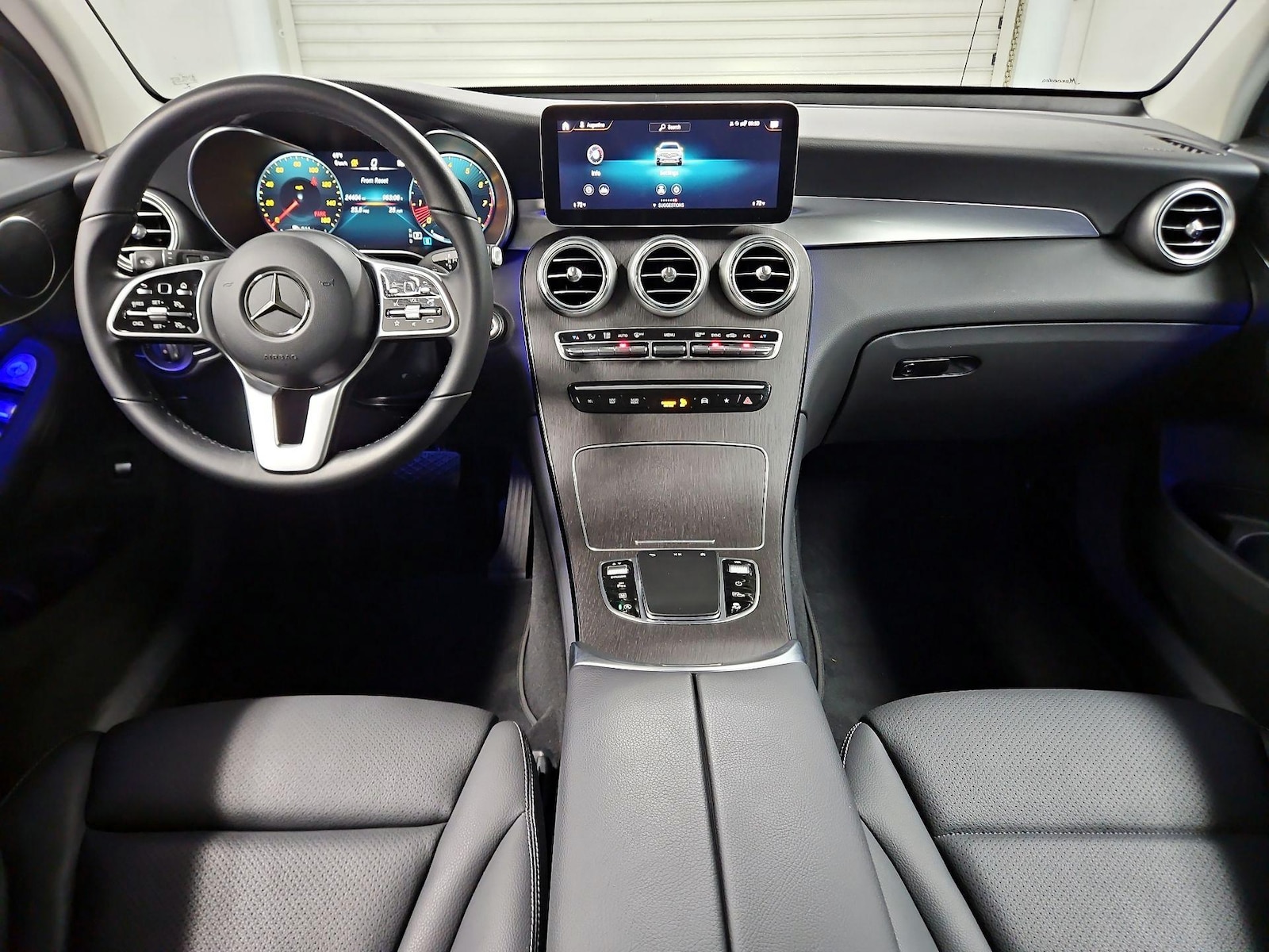2022 Mercedes-Benz GLC GLC300 - Photo 10