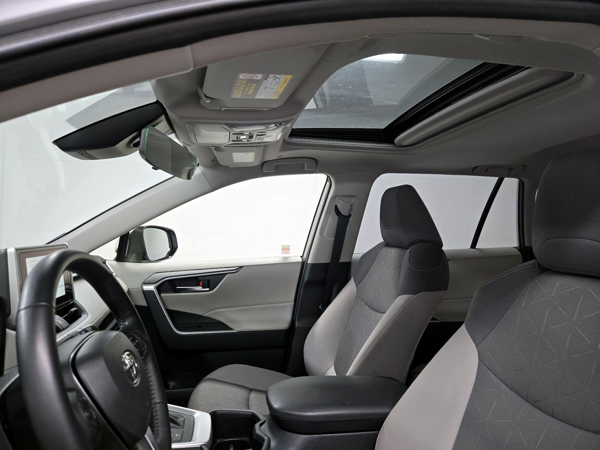 Thumbnail: 2025 Toyota RAV4 - 19