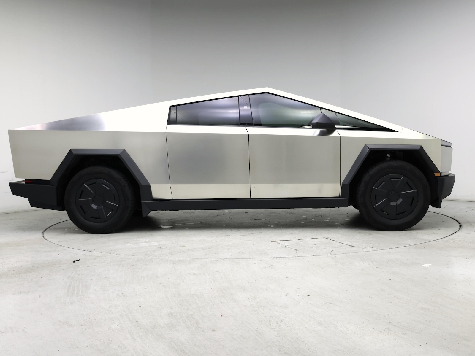 2024 Tesla Cybertruck Base - Photo 8