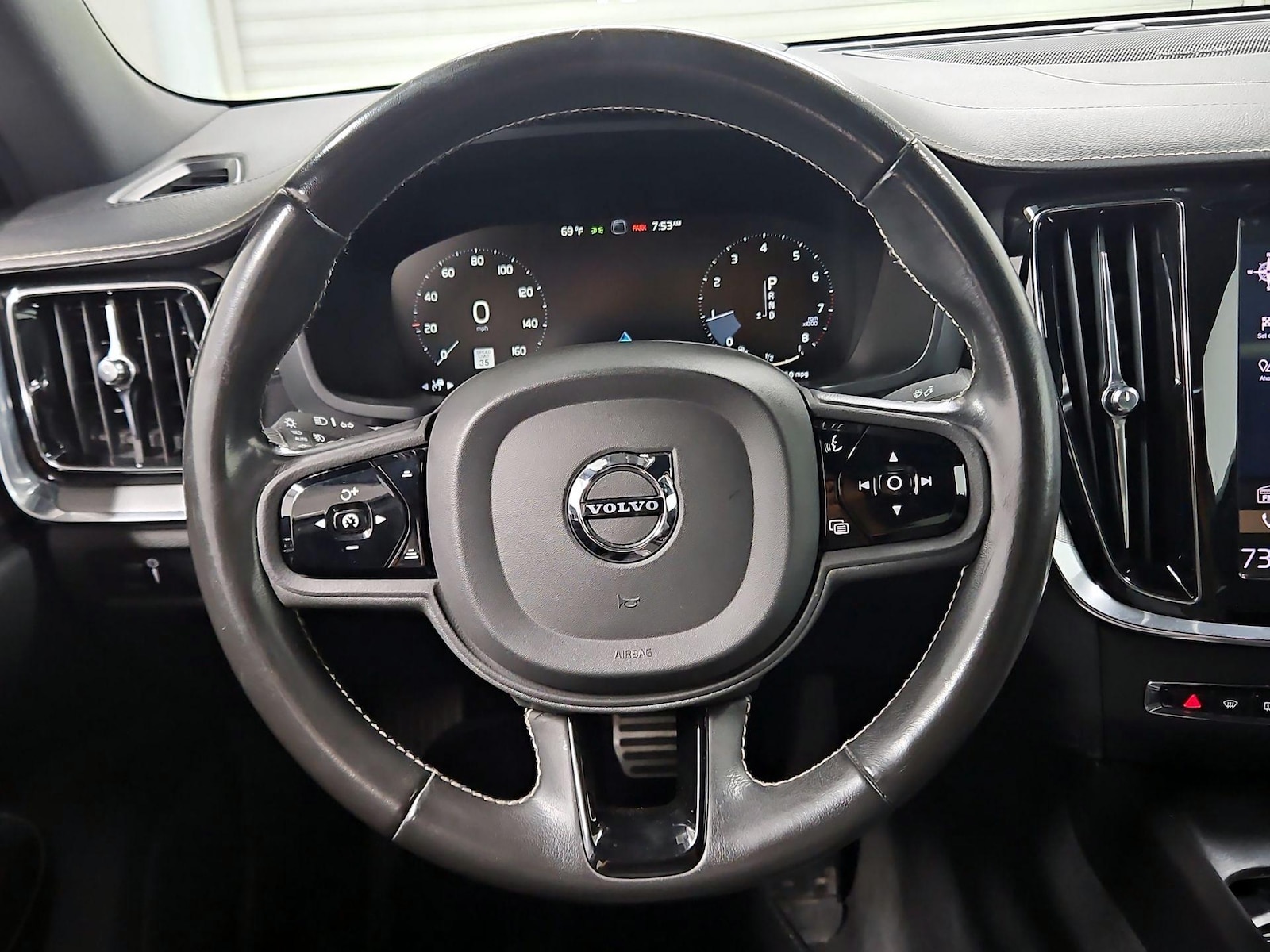 2021 Volvo S60 R-Design - Photo 11