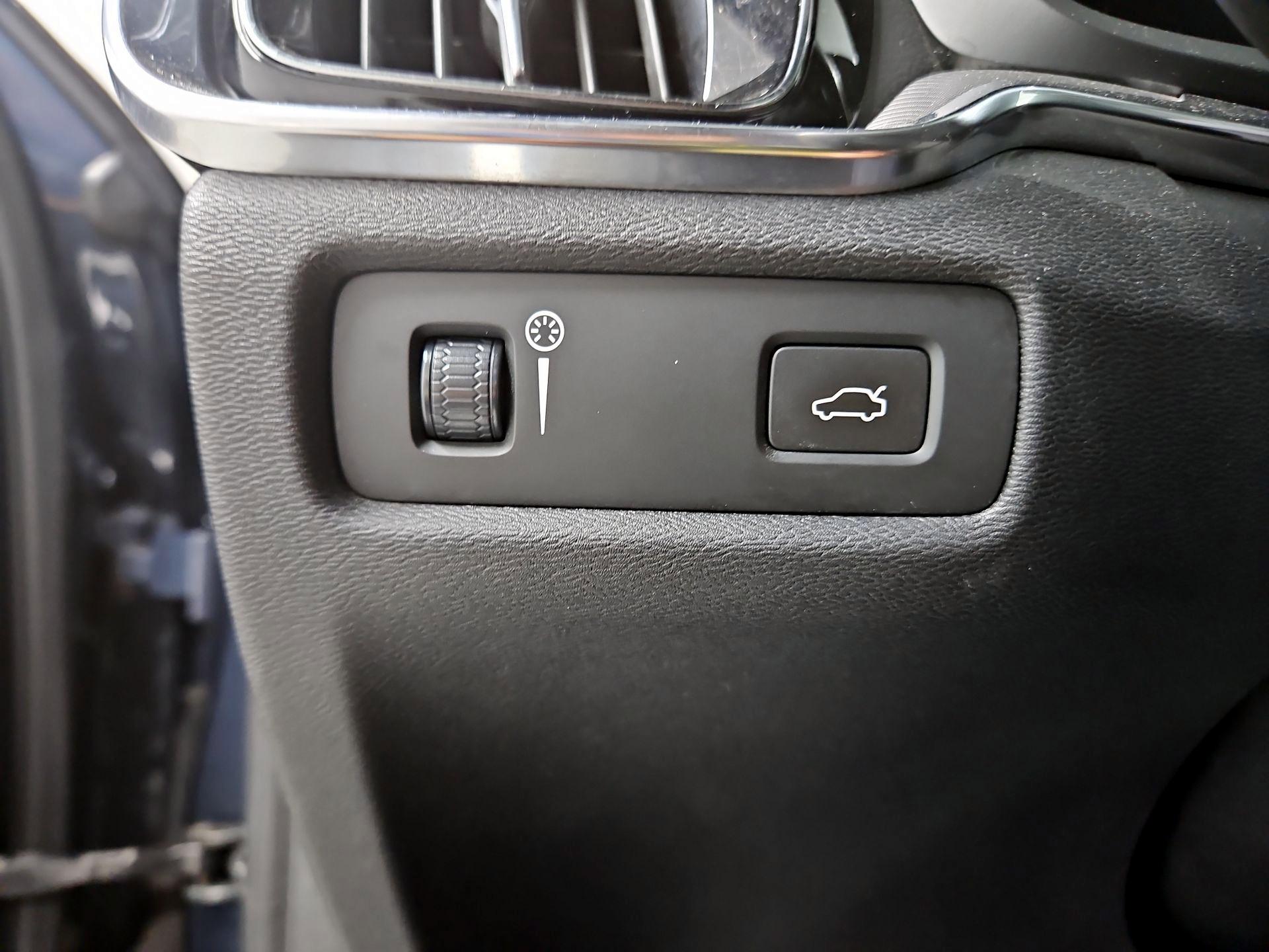 Thumbnail: 2021 Volvo S60 - 13