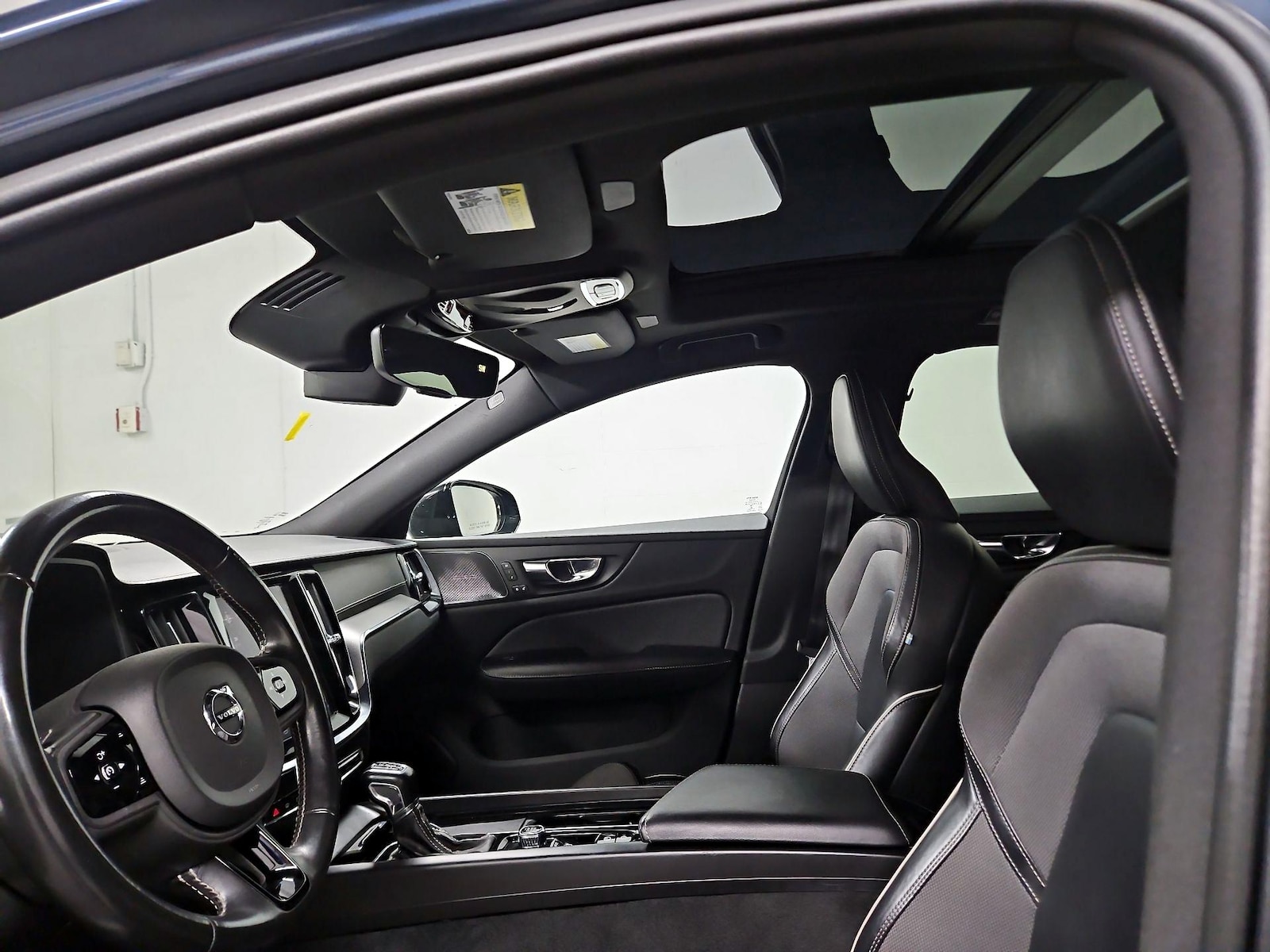 2021 Volvo S60 R-Design - Photo 21