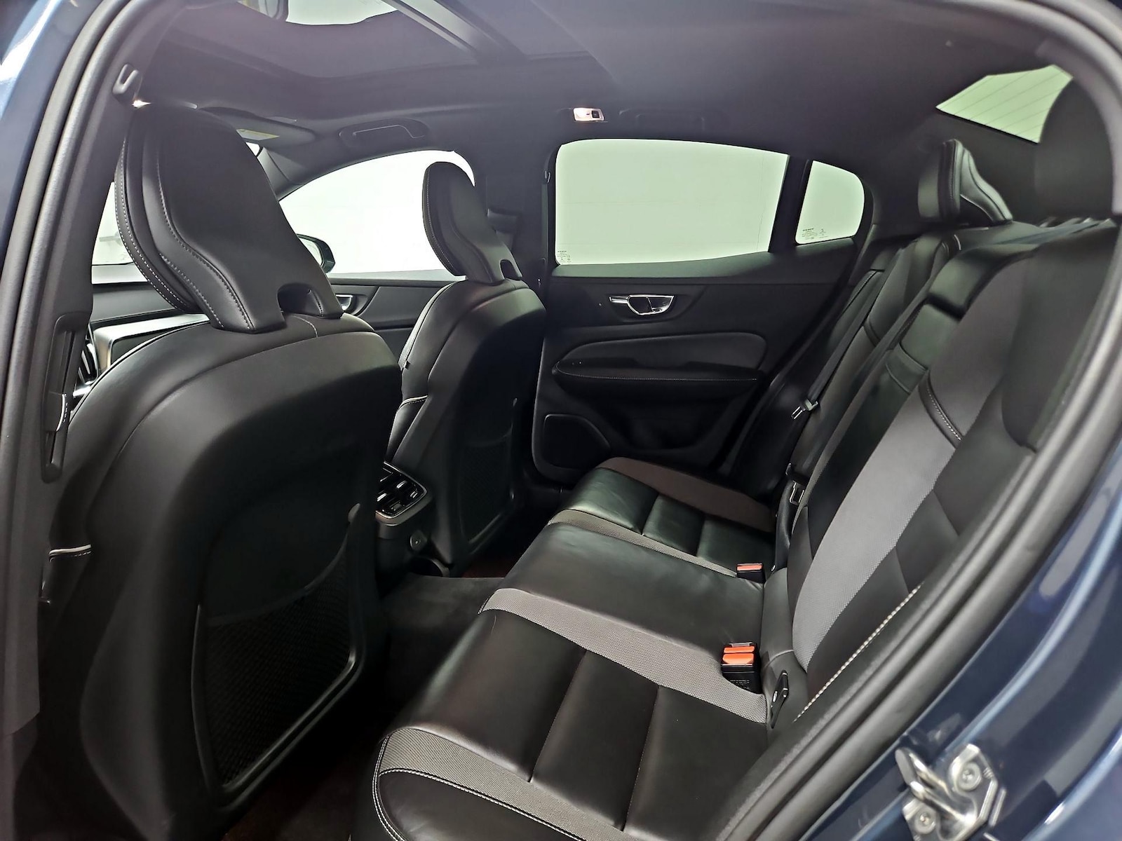 2021 Volvo S60 R-Design - Photo 22