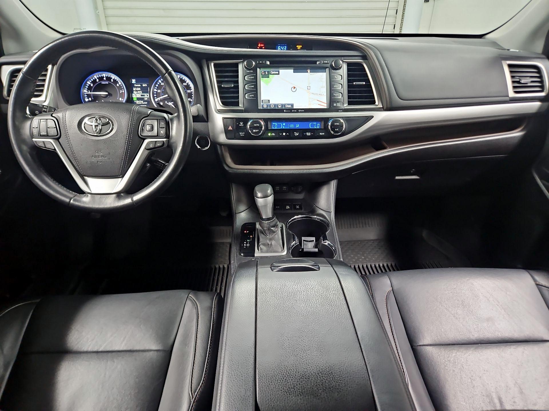 Thumbnail: 2017 Toyota Highlander - 9