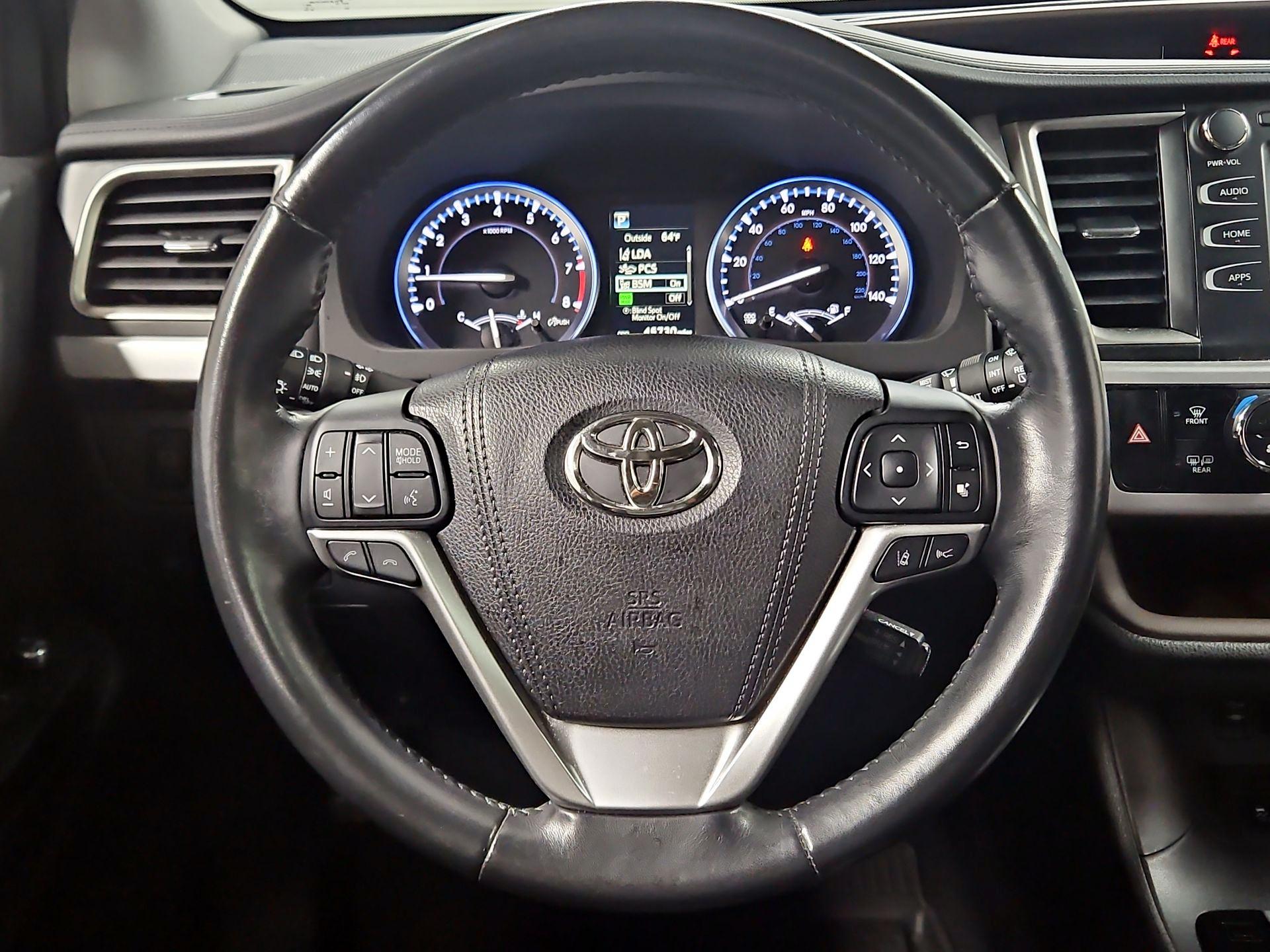 Thumbnail: 2017 Toyota Highlander - 10