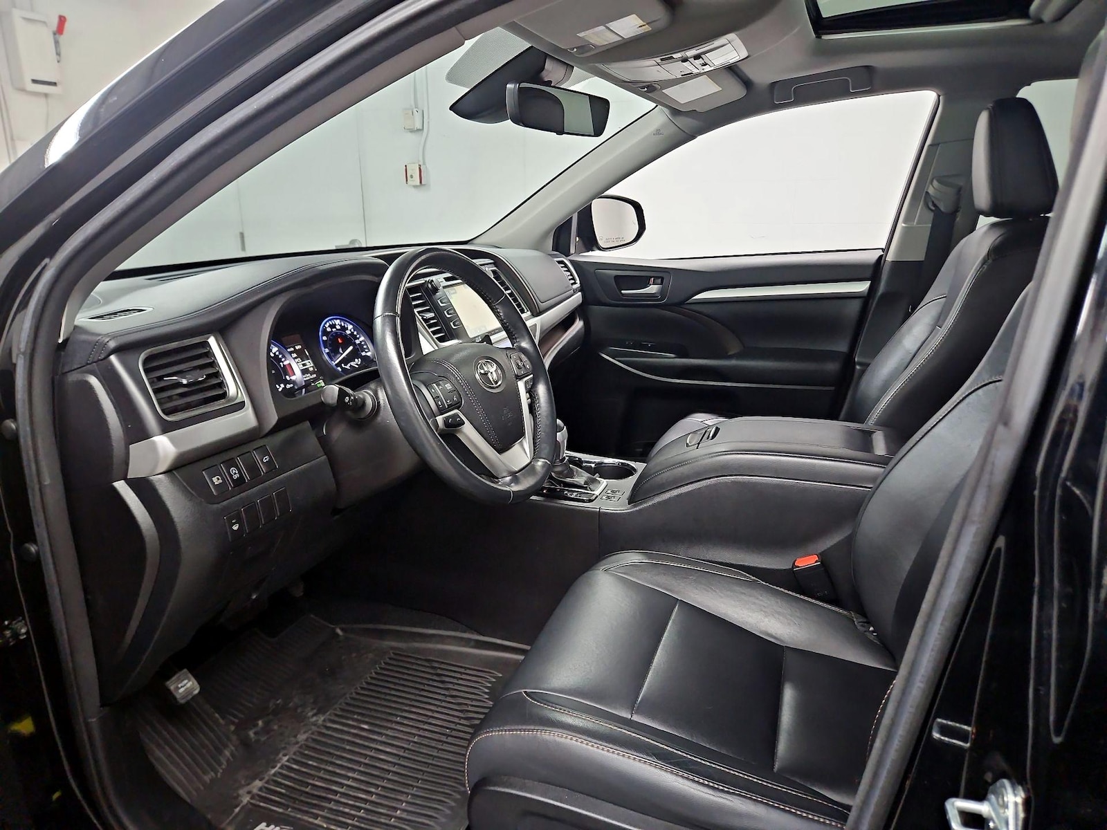 2017 Toyota Highlander XLE - Photo 12