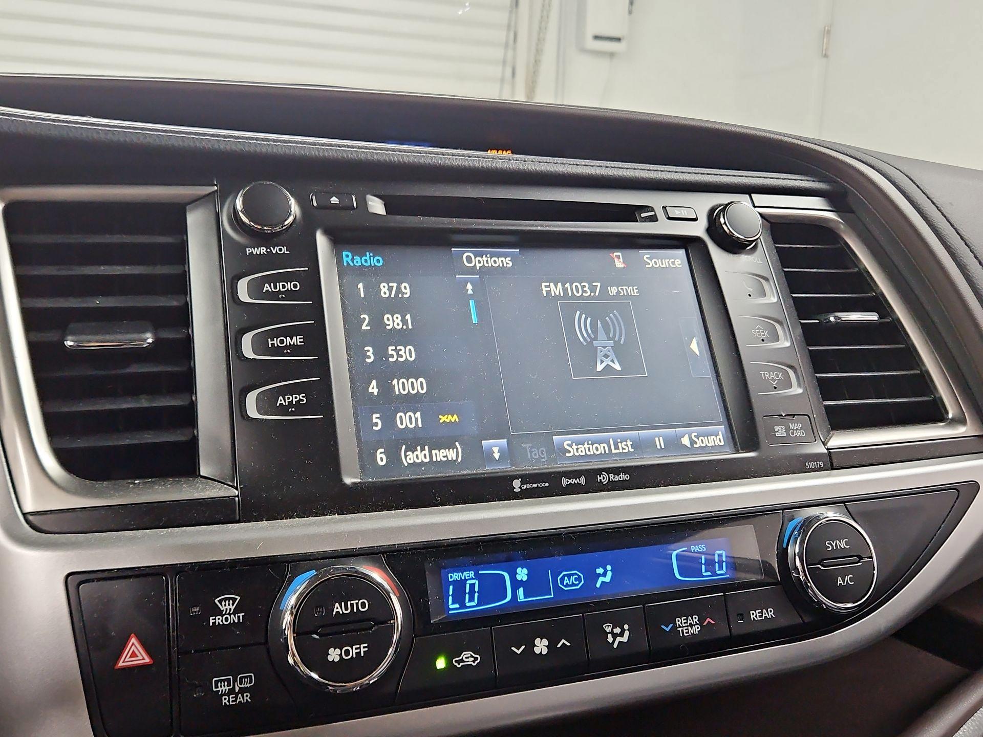 Thumbnail: 2017 Toyota Highlander - 16