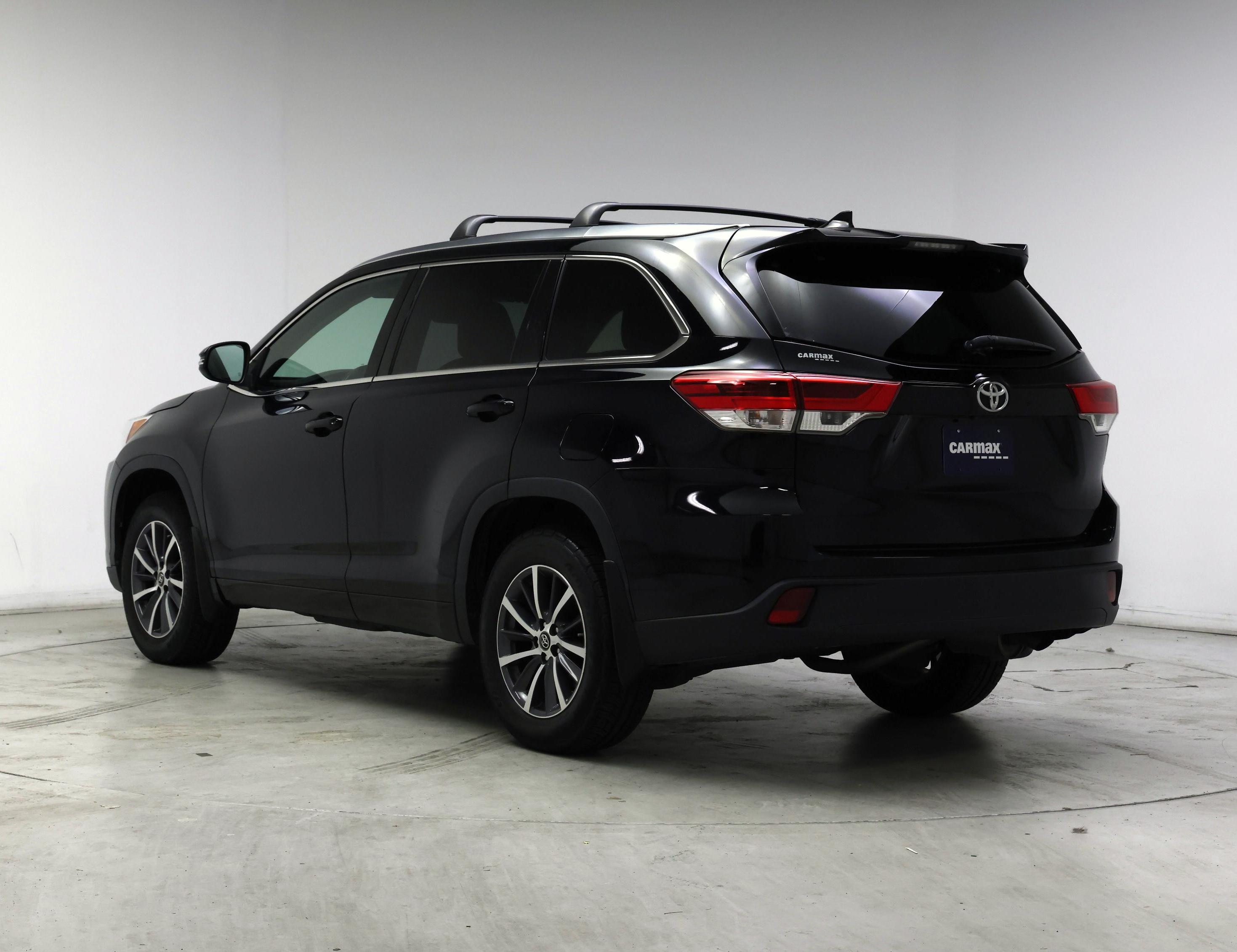 Thumbnail: 2017 Toyota Highlander - 2