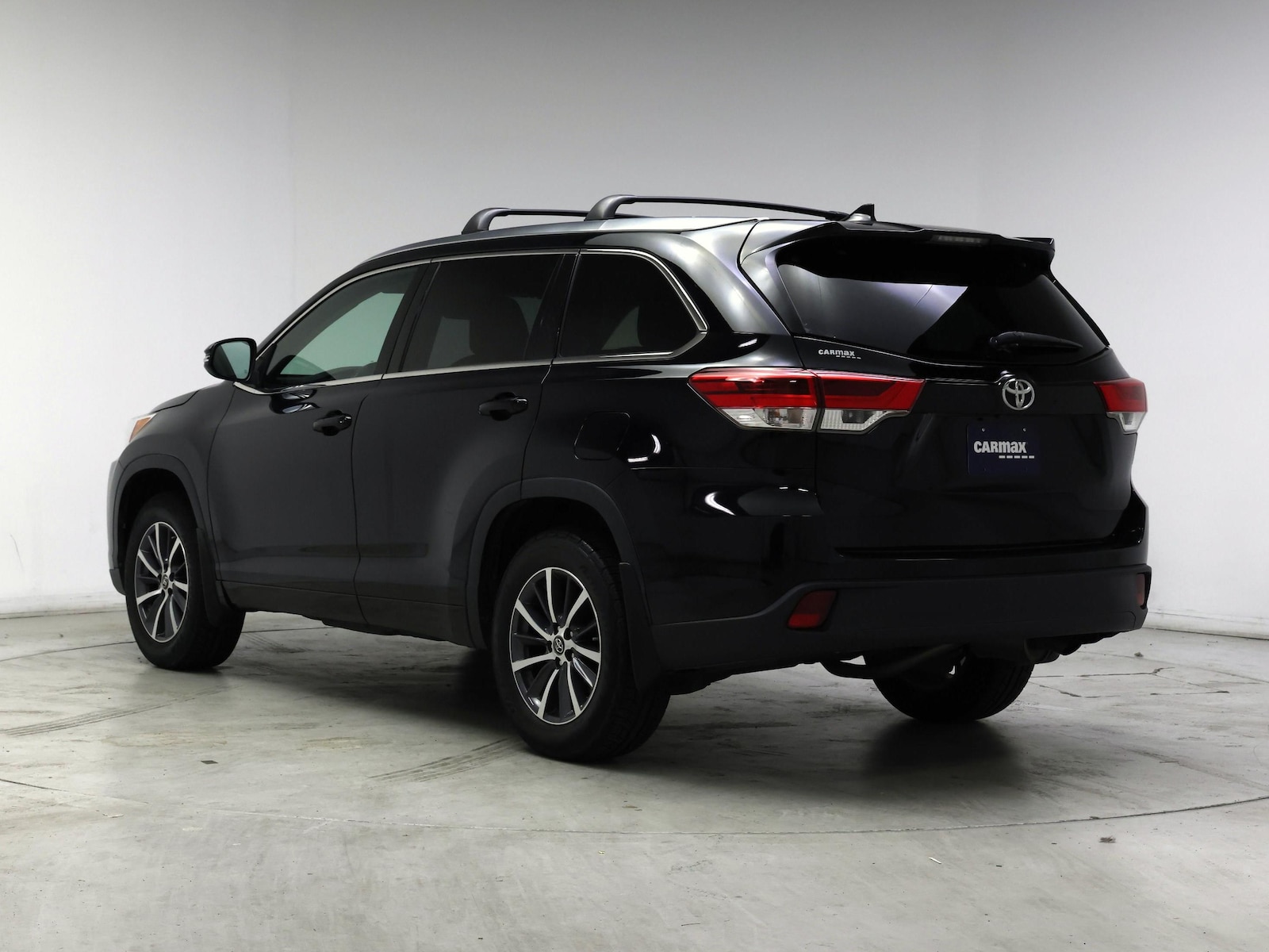 2017 Toyota Highlander XLE - Photo 3