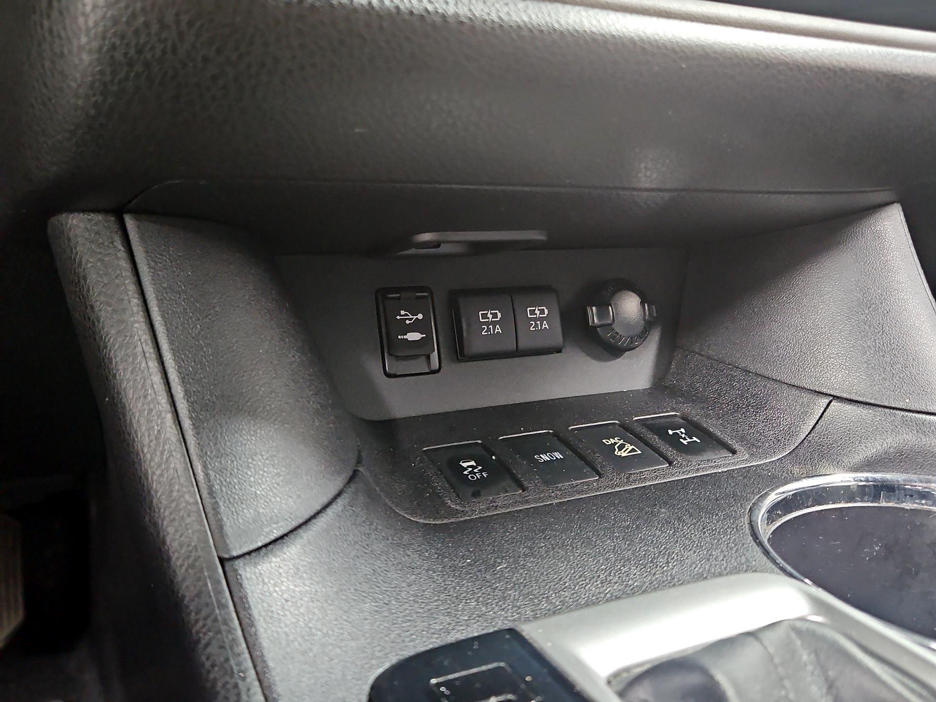 Thumbnail: 2017 Toyota Highlander - 19
