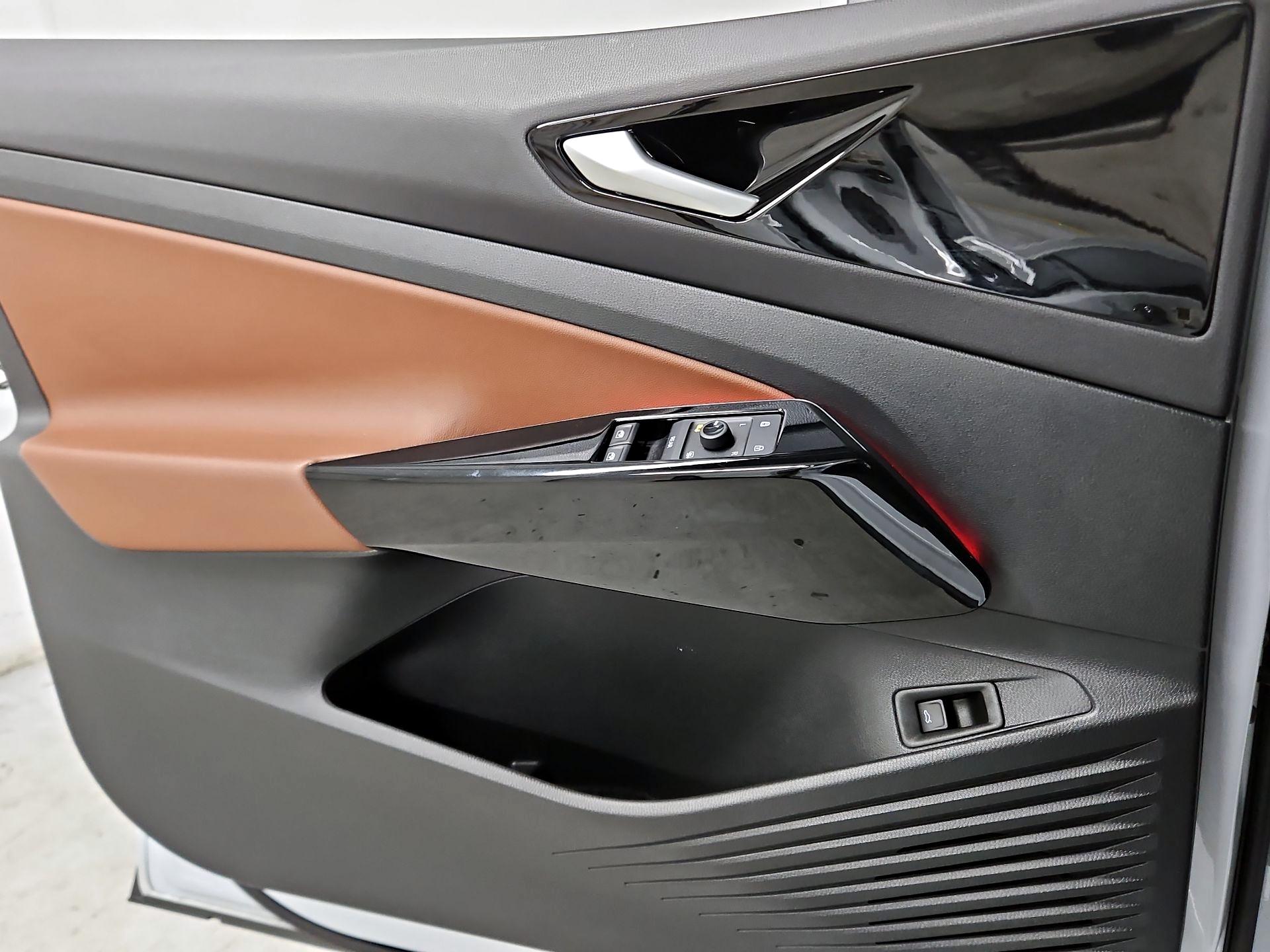 Thumbnail: 2021 Volkswagen ID.4 - 12