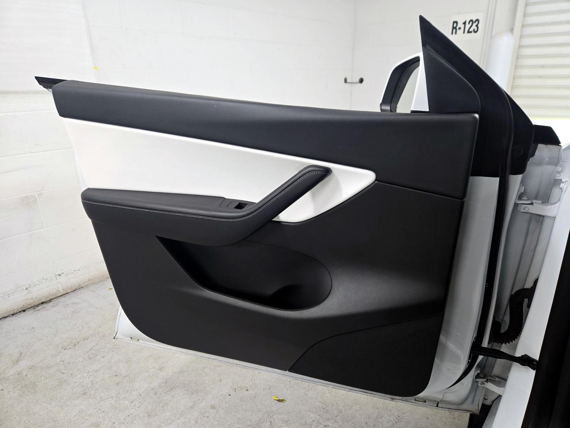 Thumbnail: 2022 Tesla Model Y - 12