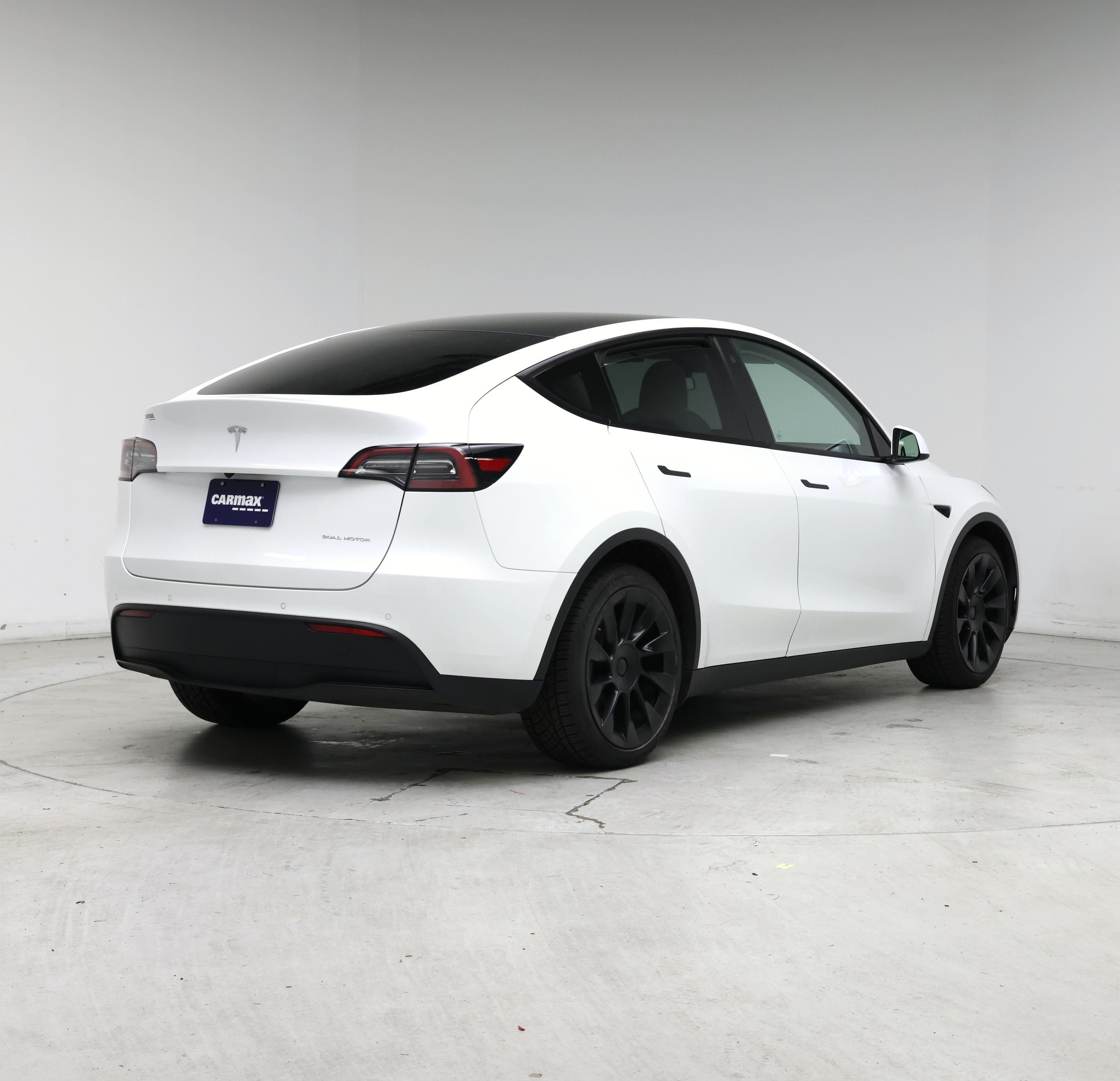Thumbnail: 2022 Tesla Model Y - 8