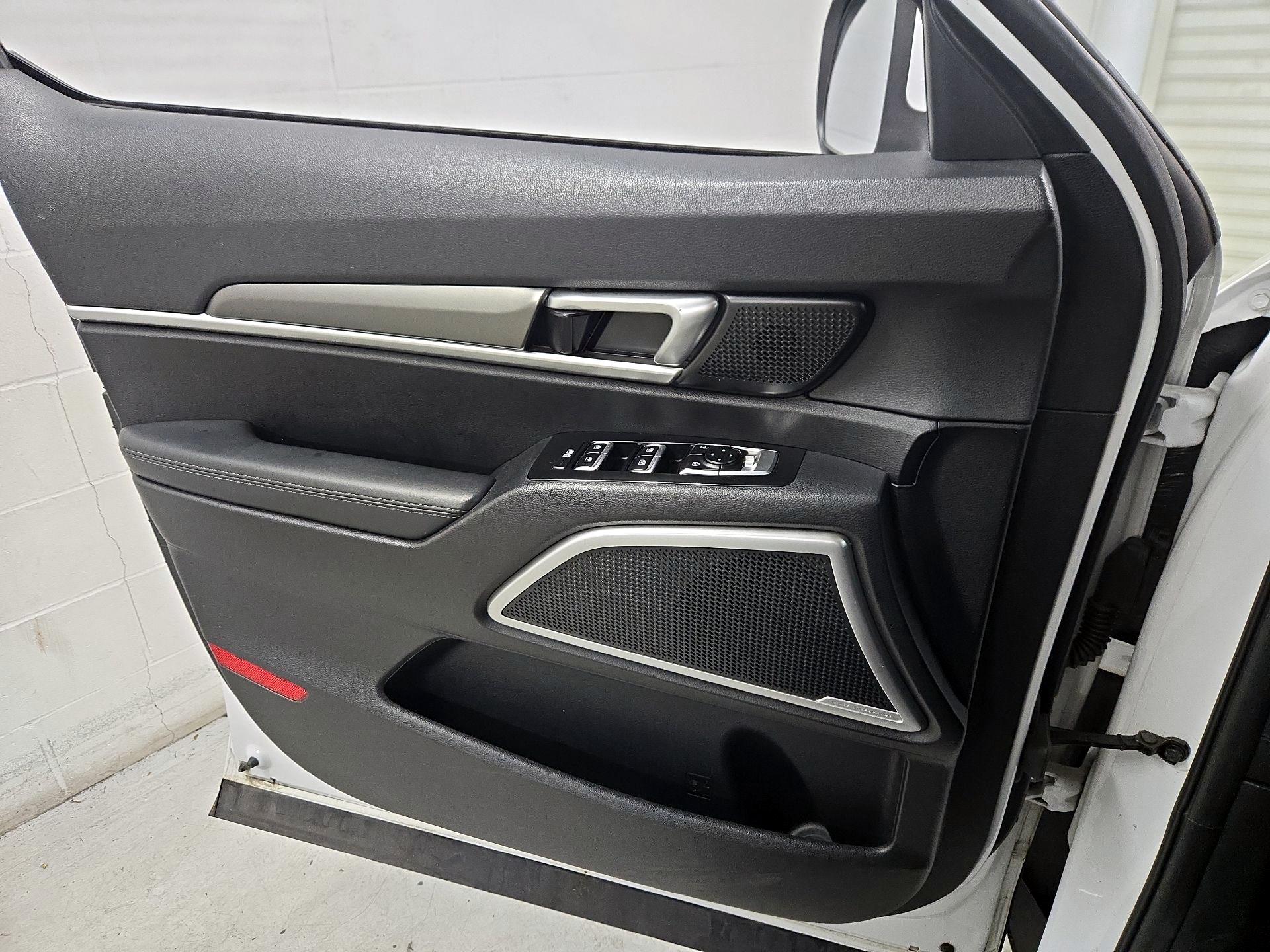 Thumbnail: 2020 Kia Telluride - 12