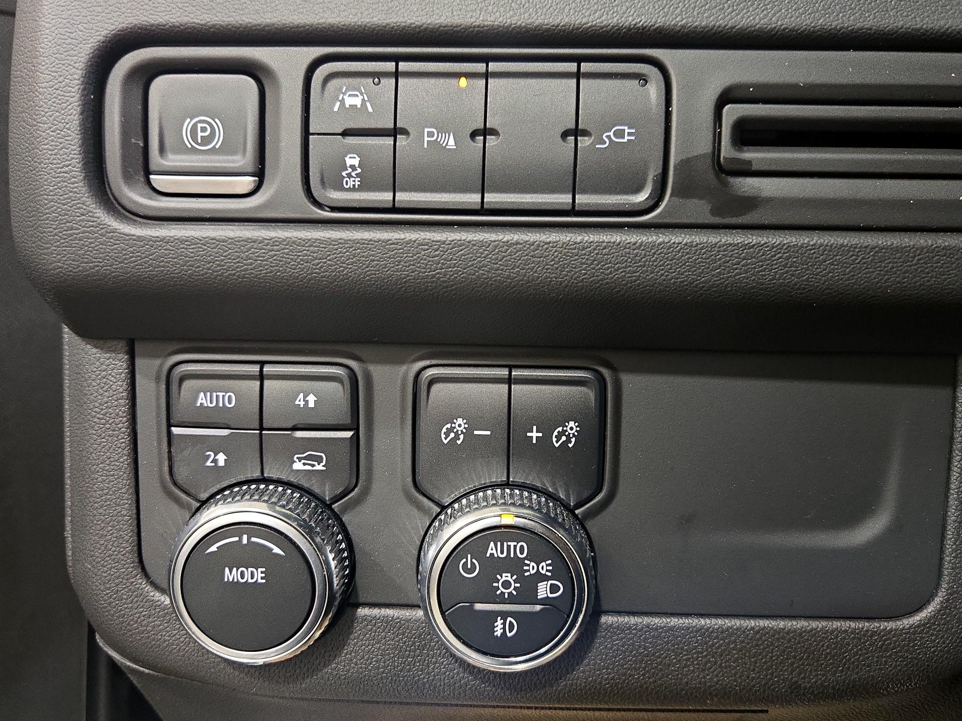 Thumbnail: 2021 GMC Yukon XL - 13