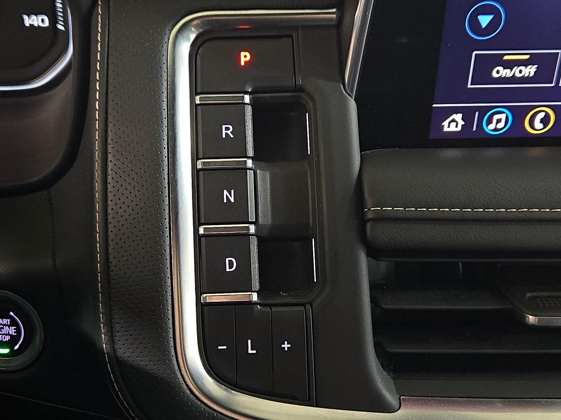 Thumbnail: 2021 GMC Yukon XL - 17
