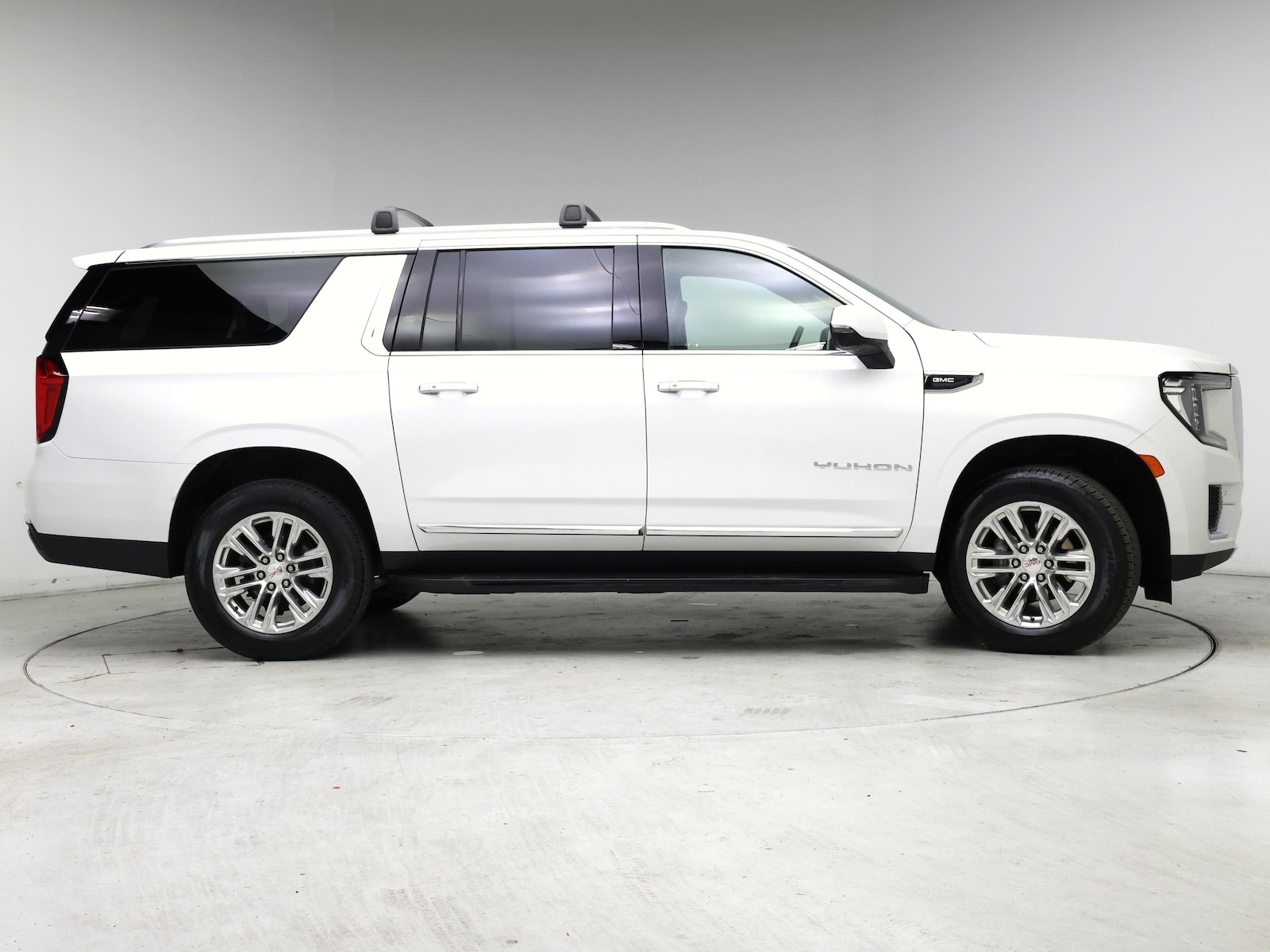 2021 GMC Yukon XL SLT - Photo 8
