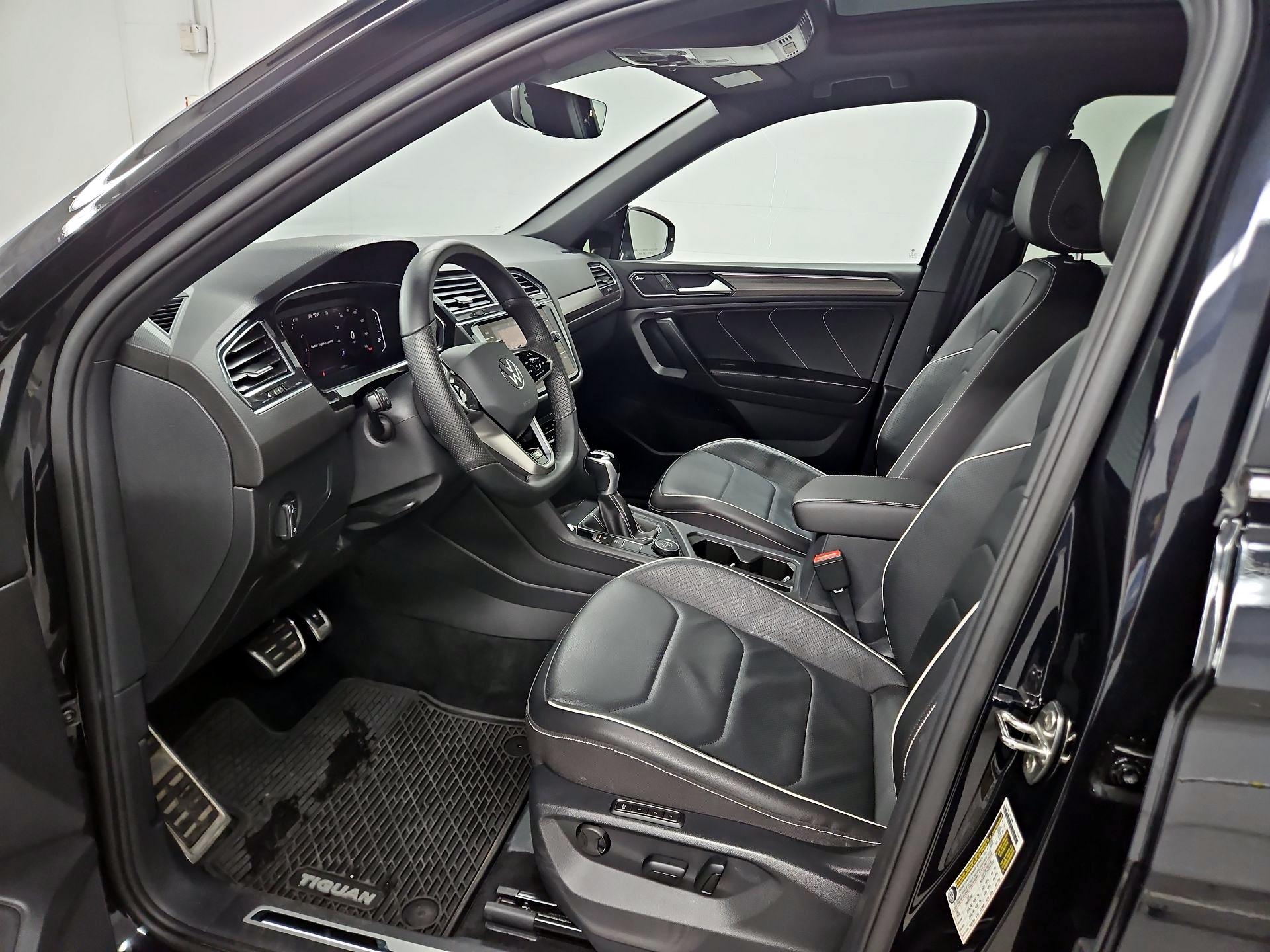 Thumbnail: 2022 Volkswagen Tiguan - 11