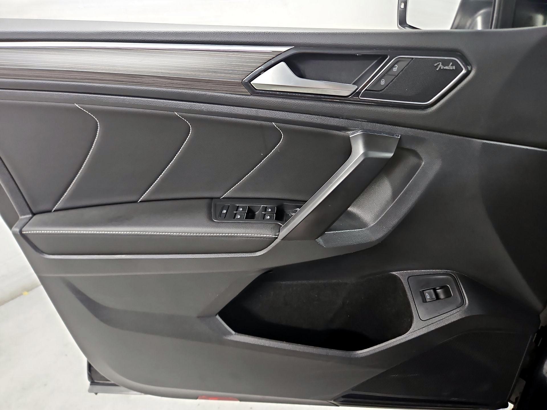 Thumbnail: 2022 Volkswagen Tiguan - 12
