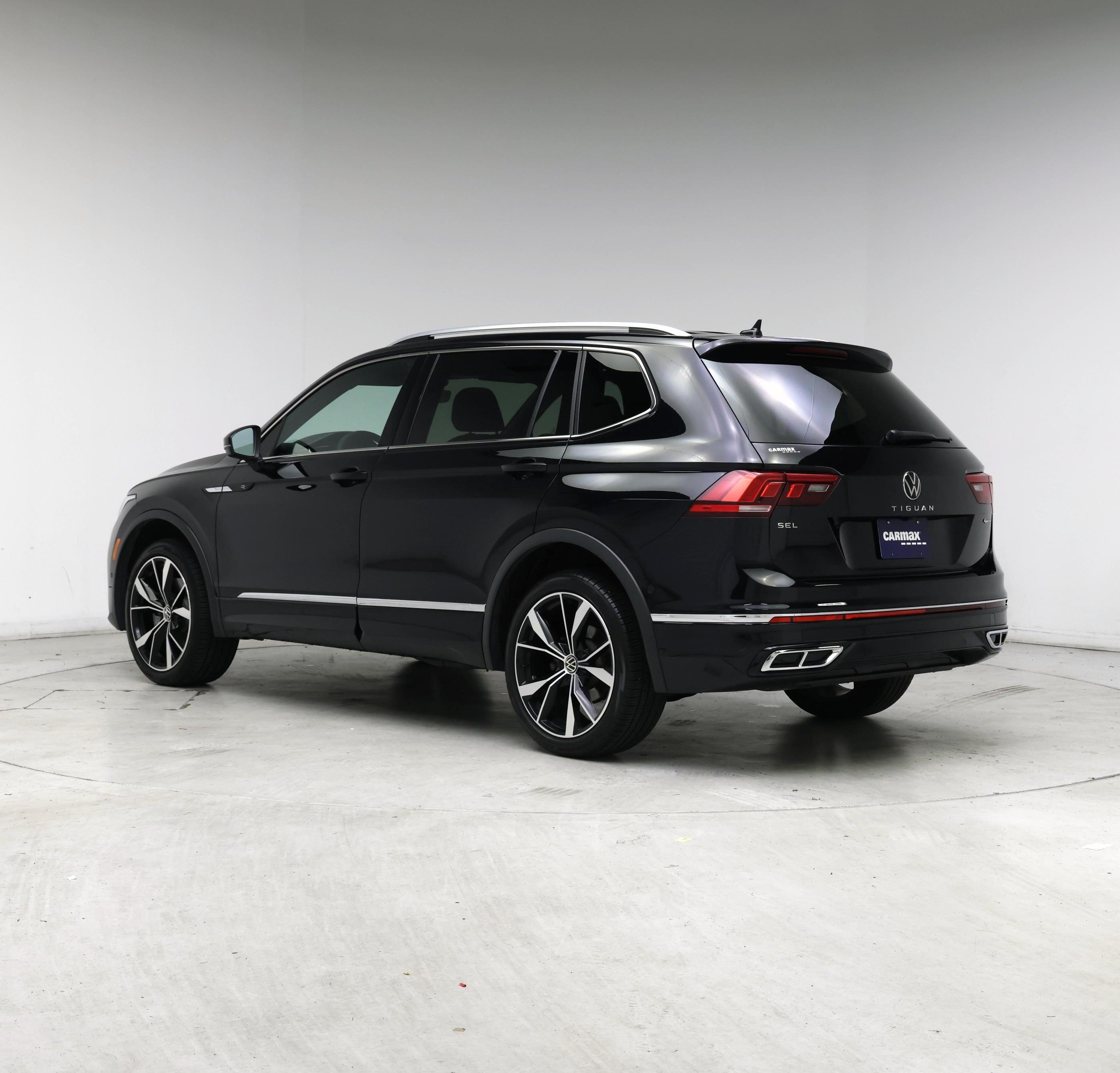 Thumbnail: 2022 Volkswagen Tiguan - 2