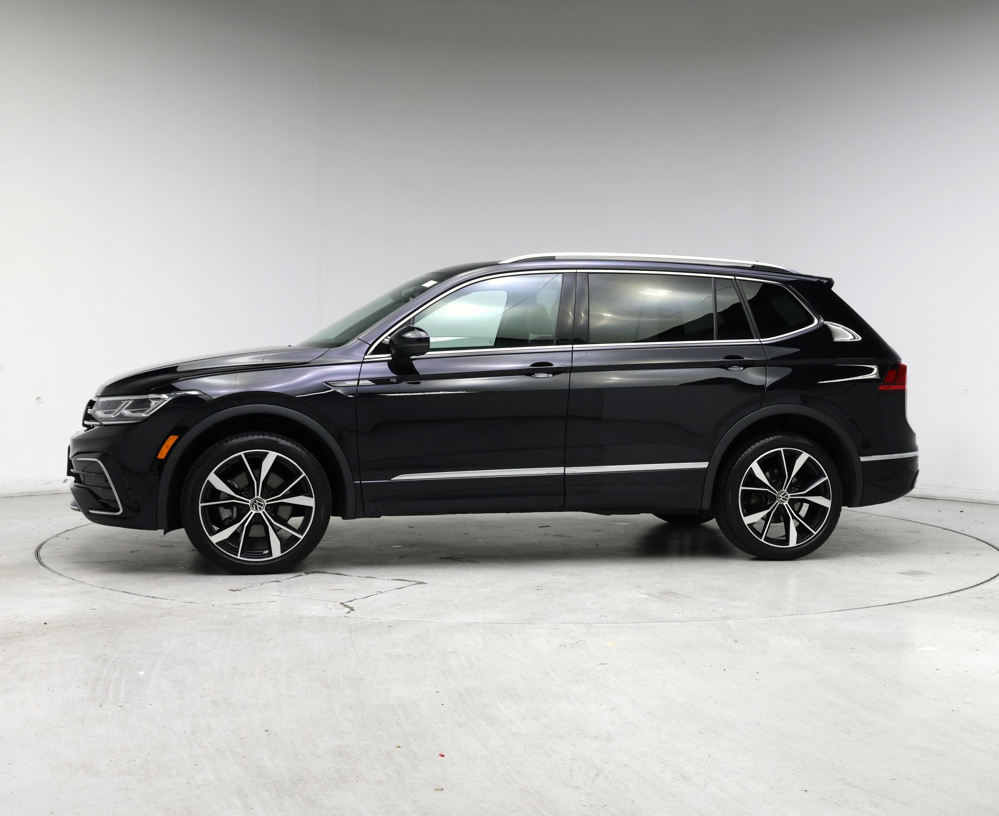 Thumbnail: 2022 Volkswagen Tiguan - 3