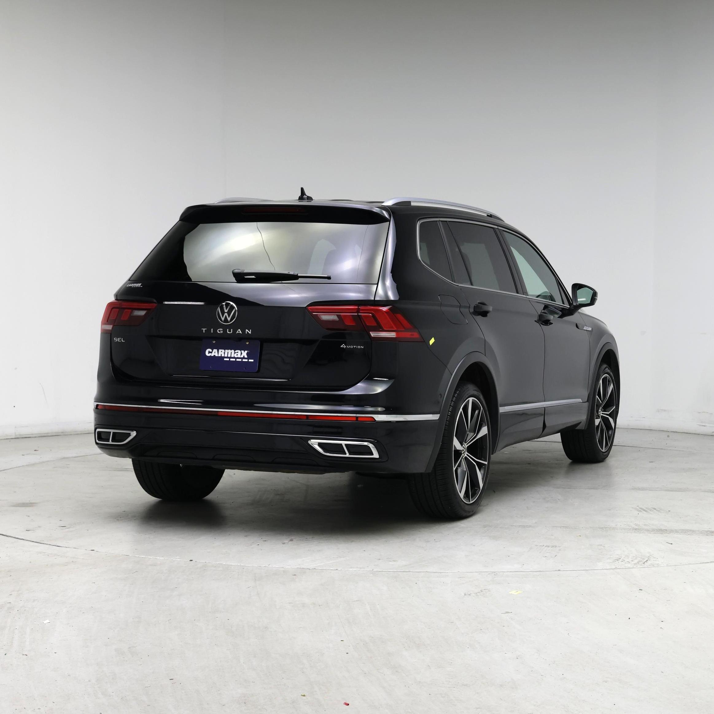 Thumbnail: 2022 Volkswagen Tiguan - 8