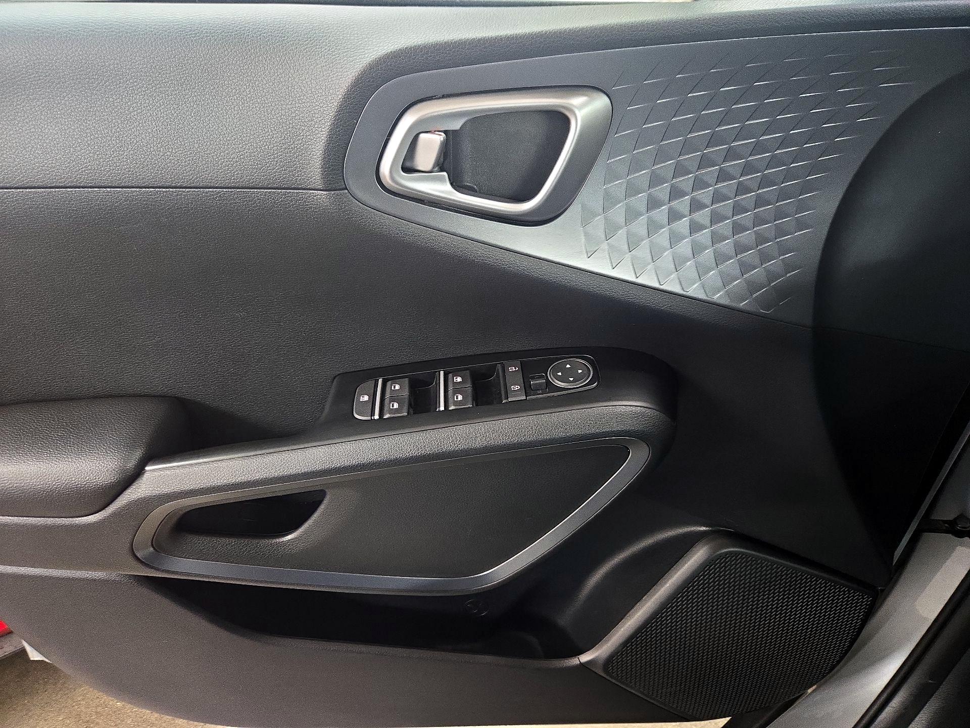 Thumbnail: 2020 Kia Soul - 12