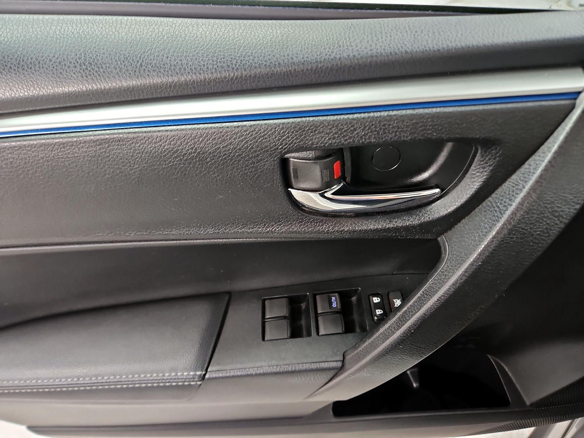 Thumbnail: 2015 Toyota Corolla - 12