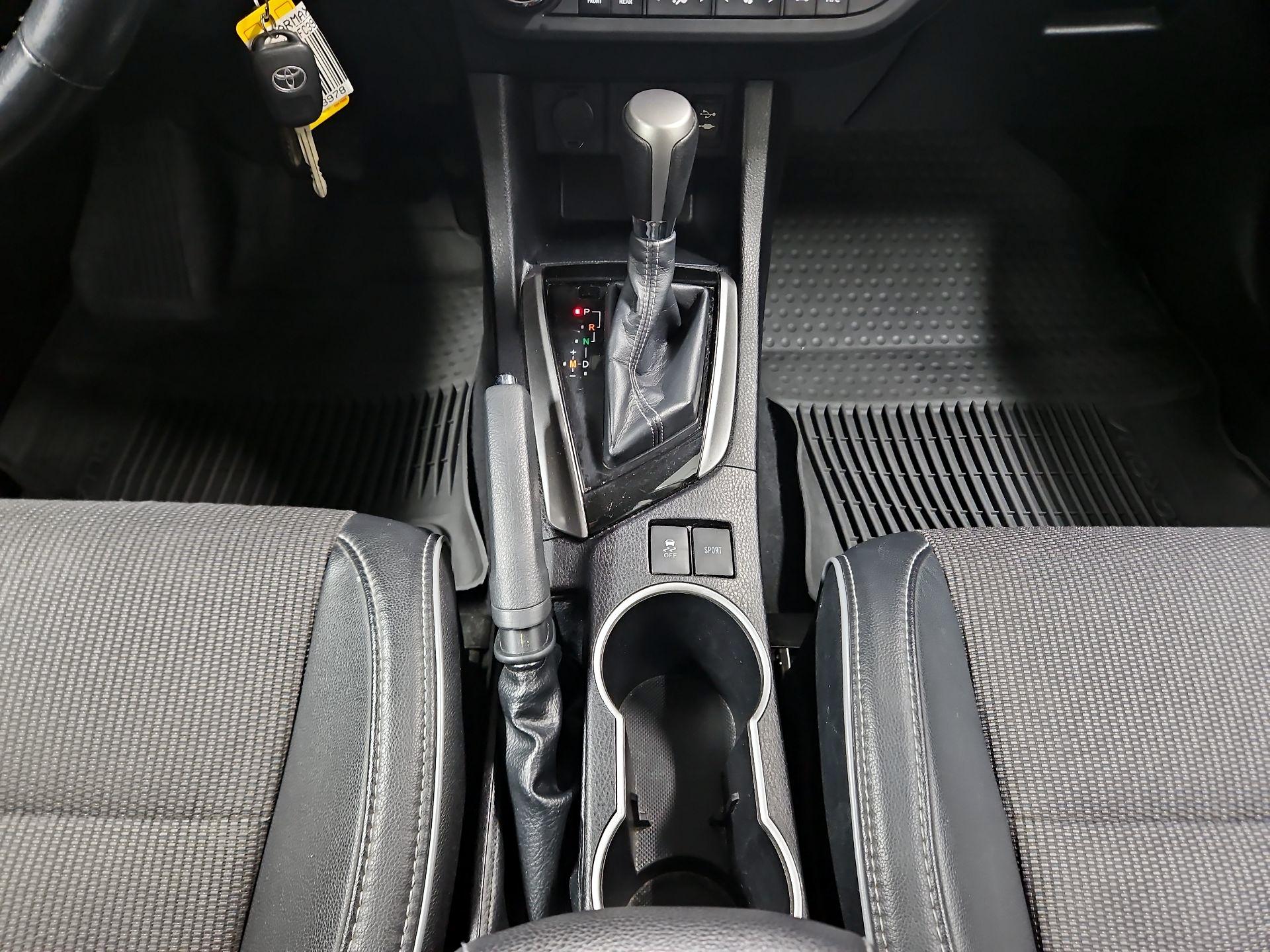 Thumbnail: 2015 Toyota Corolla - 17
