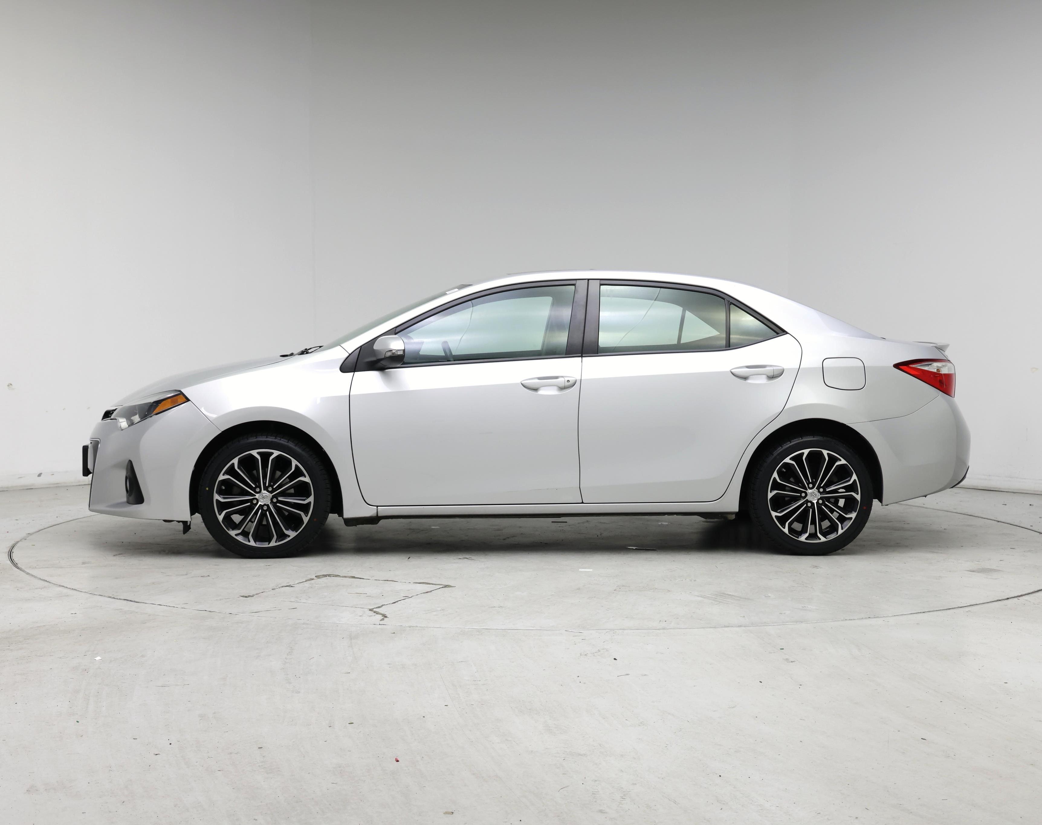 Thumbnail: 2015 Toyota Corolla - 3