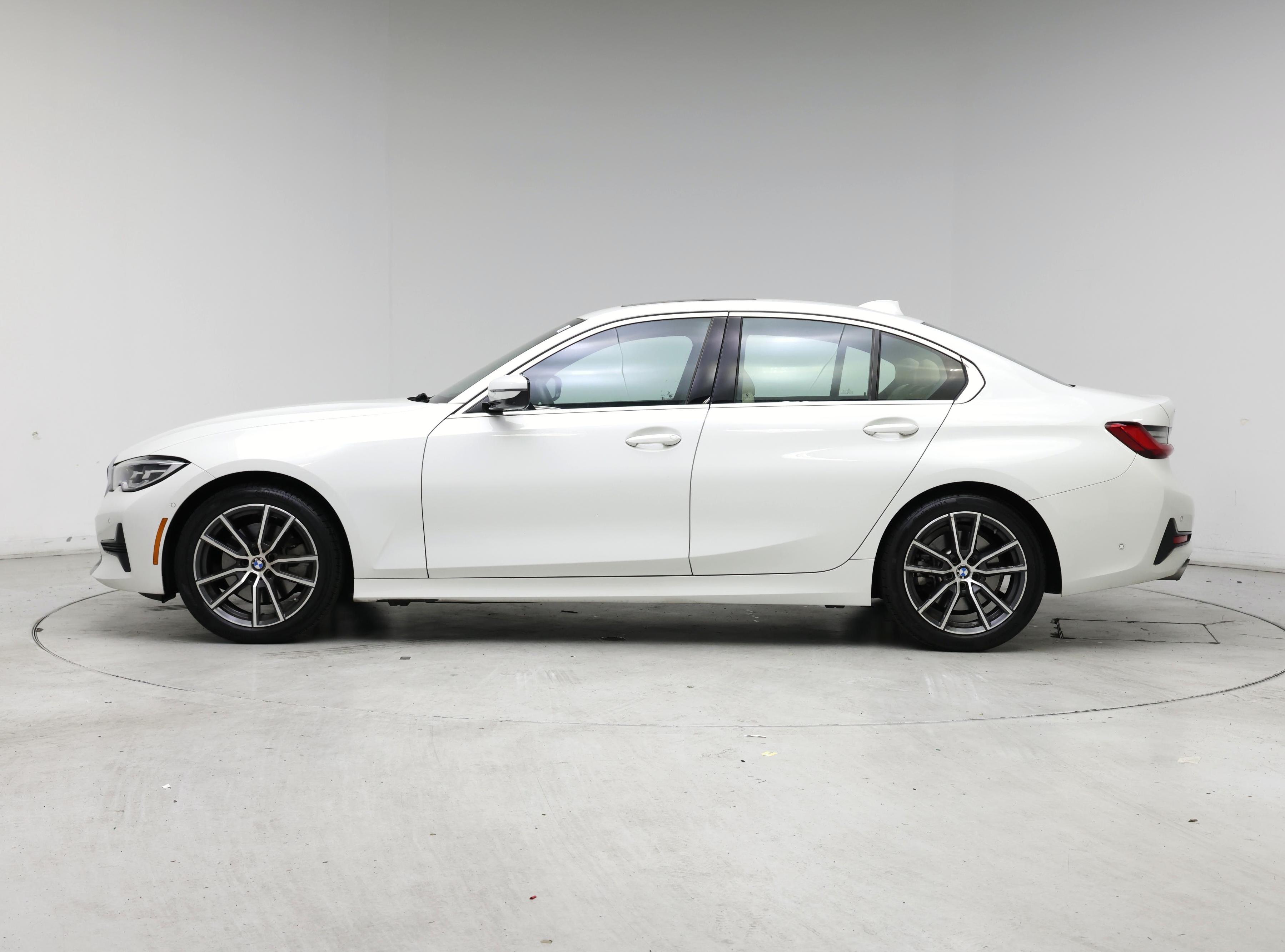 Thumbnail: 2021 BMW 3 Series - 3