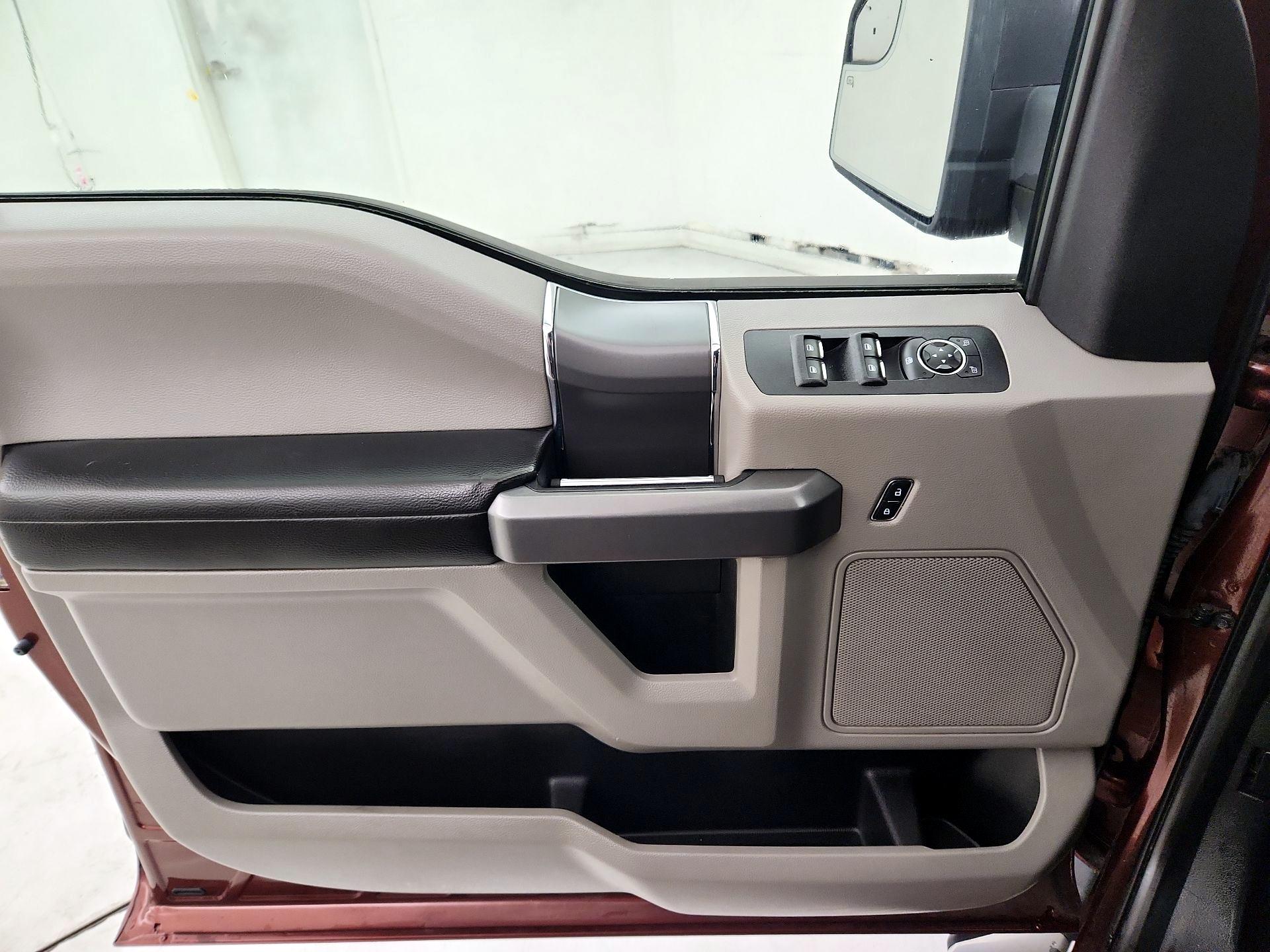 Thumbnail: 2016 Ford F-150 - 12