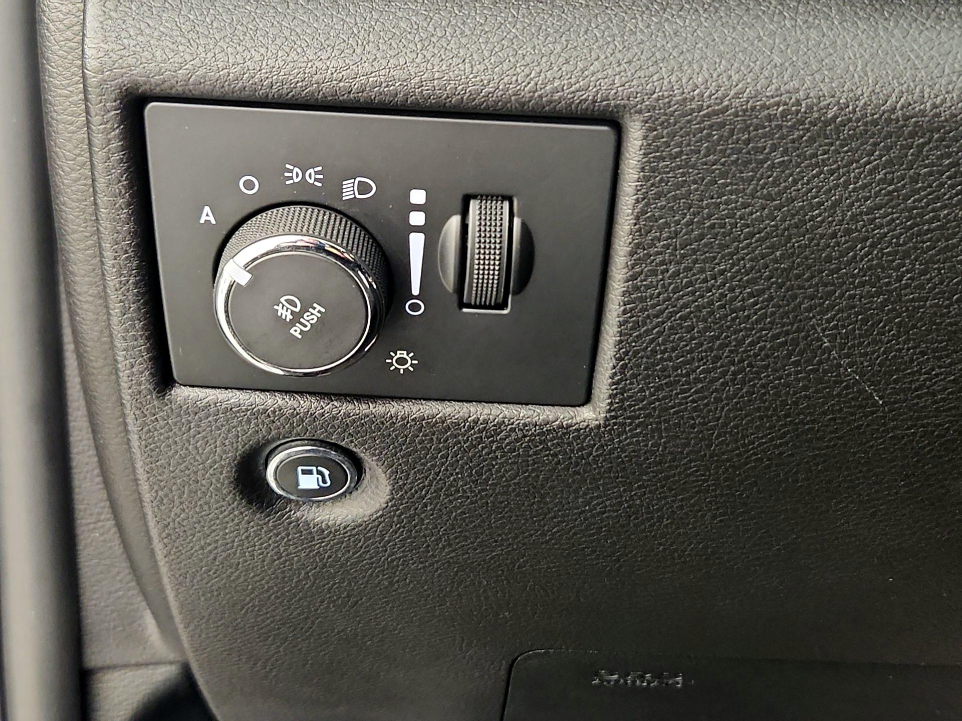 Thumbnail: 2017 Jeep Grand Cherokee - 13