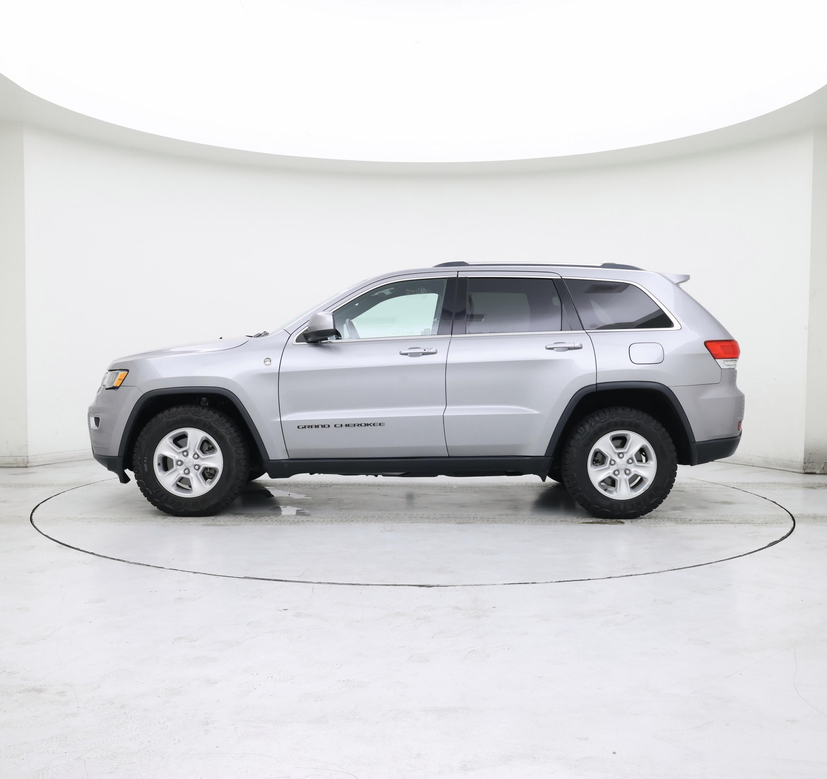 Thumbnail: 2017 Jeep Grand Cherokee - 3