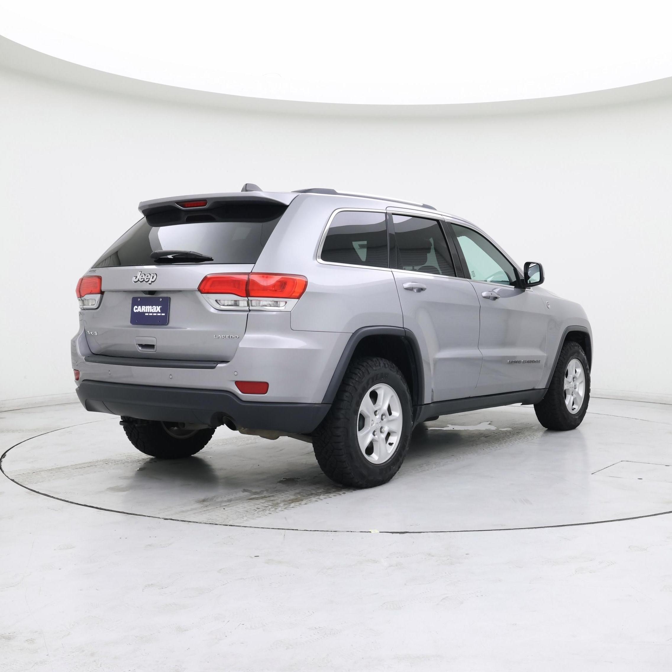 Thumbnail: 2017 Jeep Grand Cherokee - 8