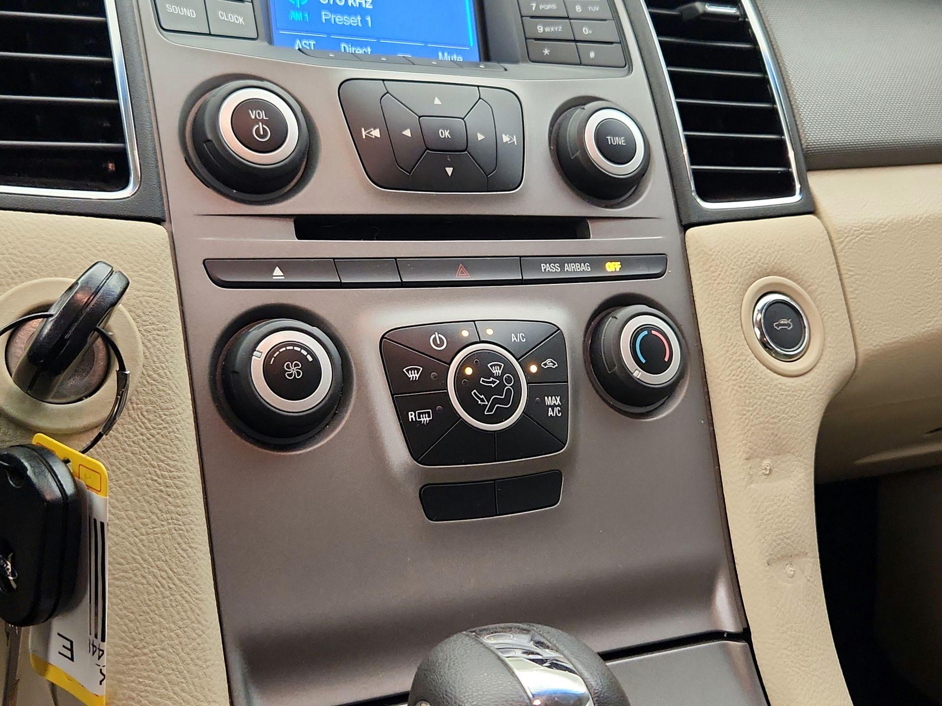 Thumbnail: 2016 Ford Taurus - 16