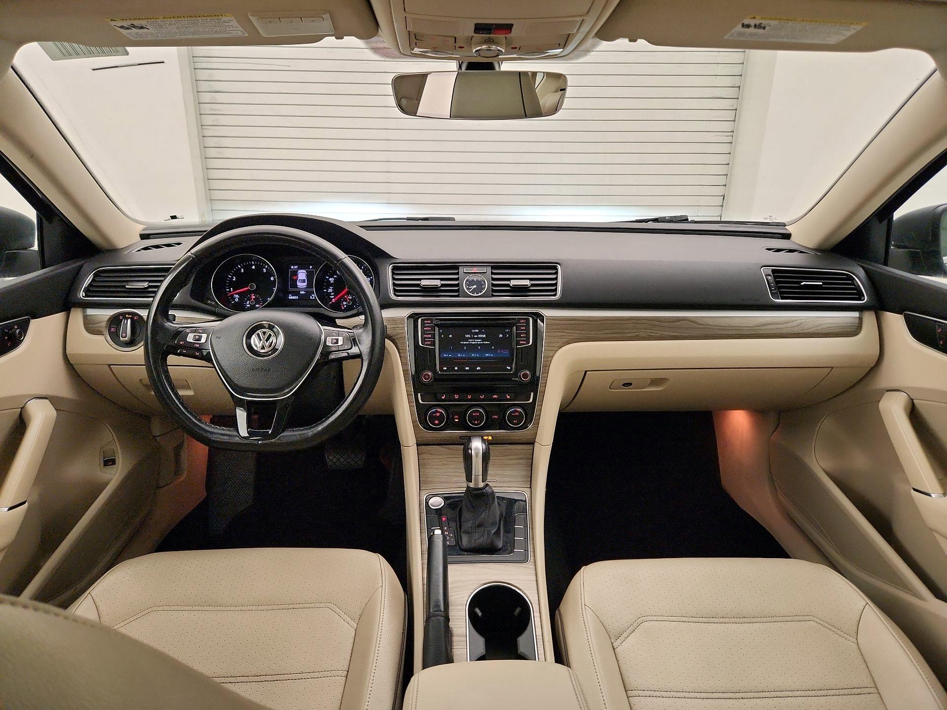 Thumbnail: 2017 Volkswagen Passat - 9