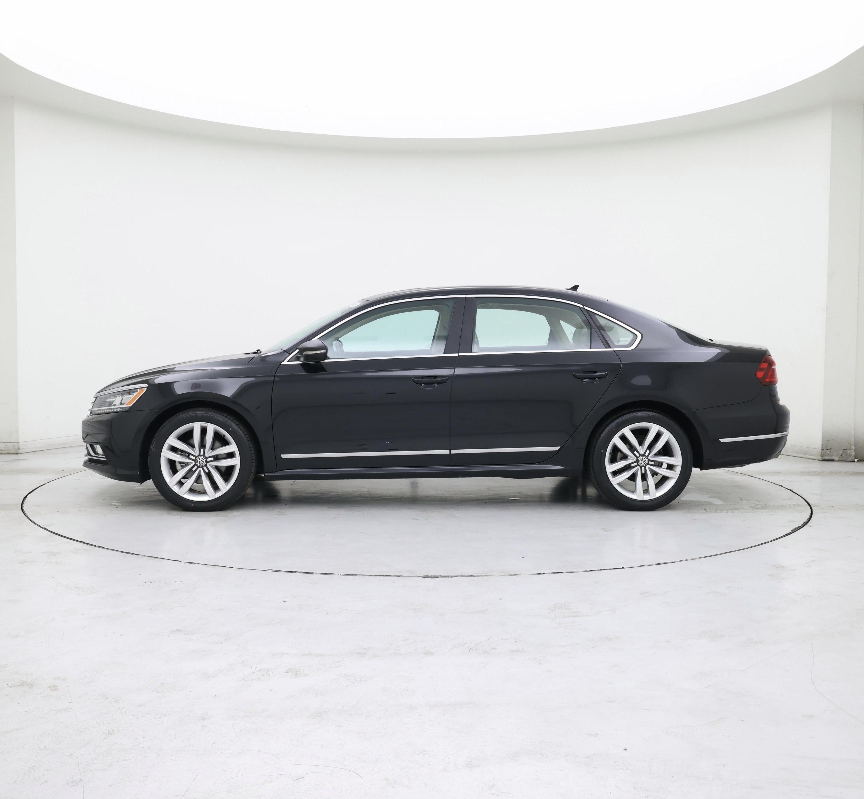 Thumbnail: 2017 Volkswagen Passat - 3