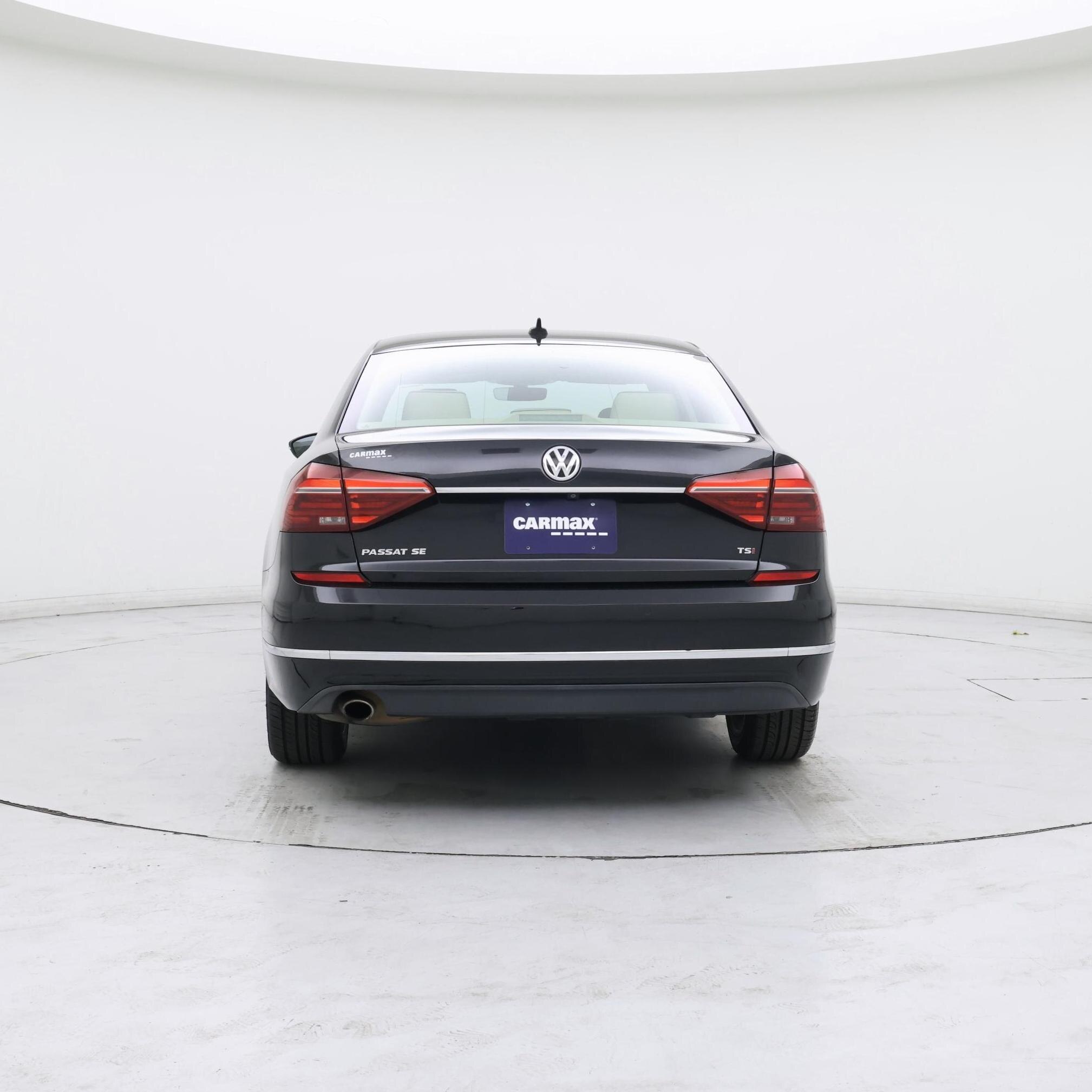 Thumbnail: 2017 Volkswagen Passat - 6