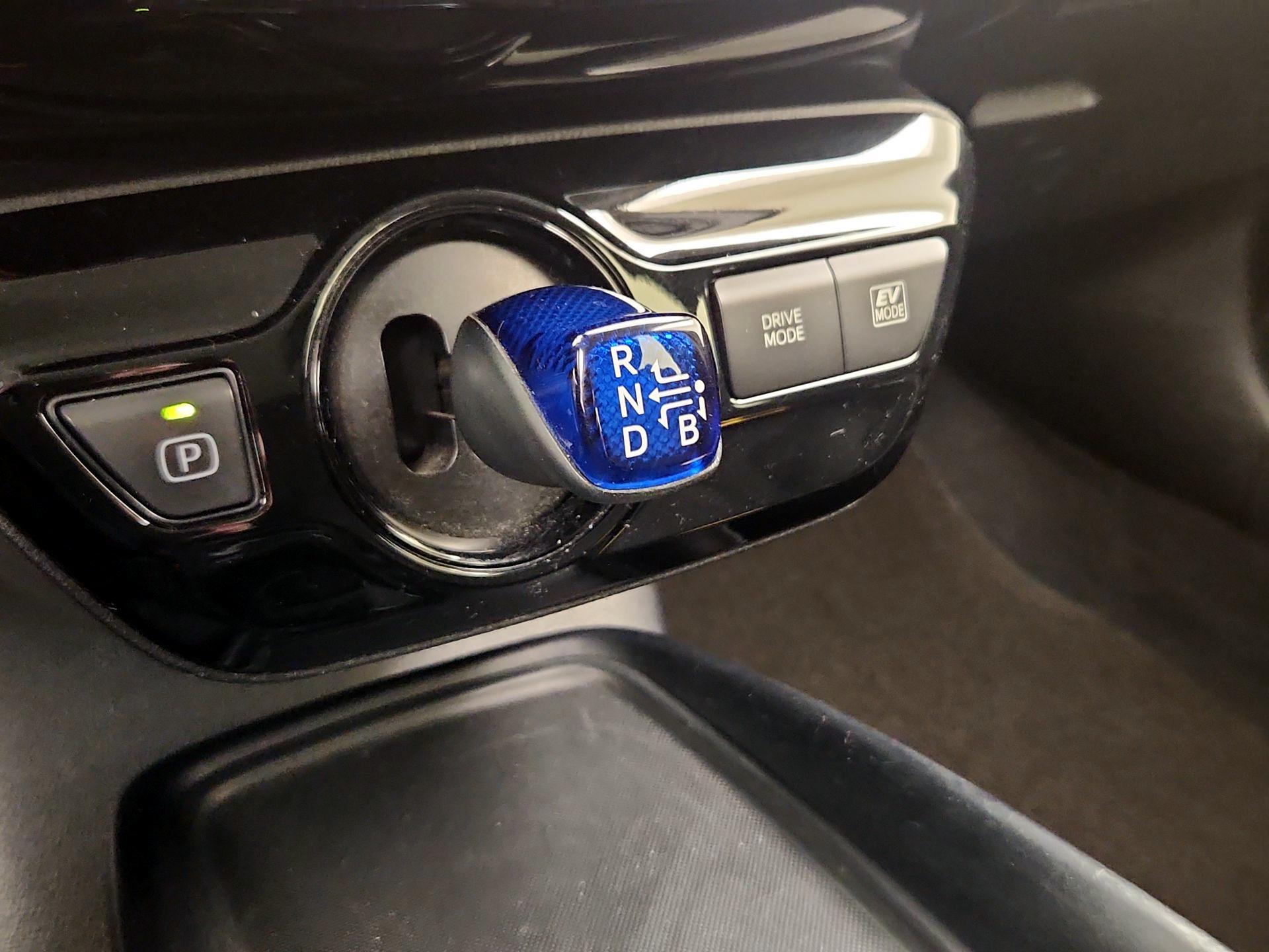 Thumbnail: 2021 Toyota Prius - 17