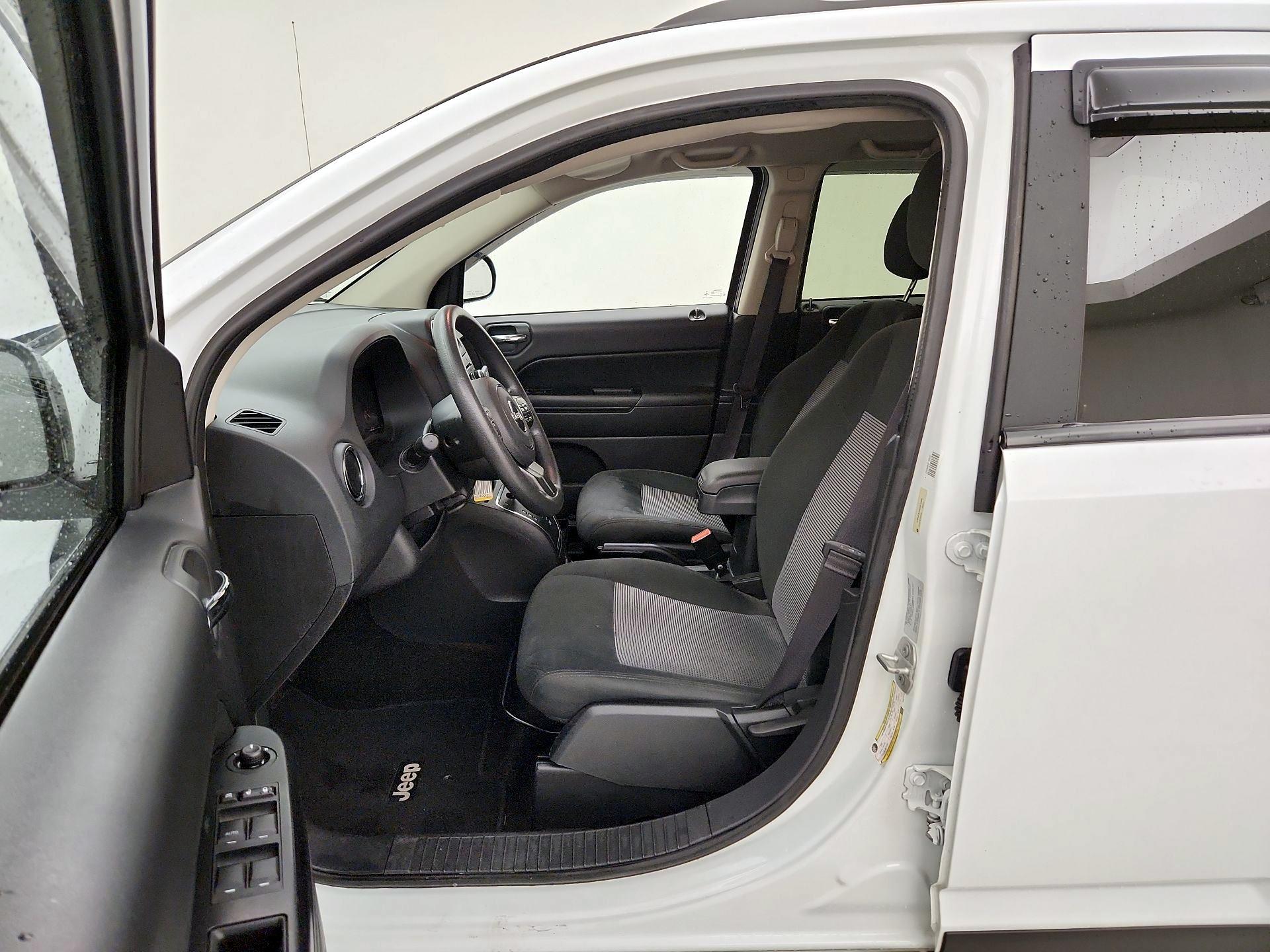 Thumbnail: 2016 Jeep Compass - 11