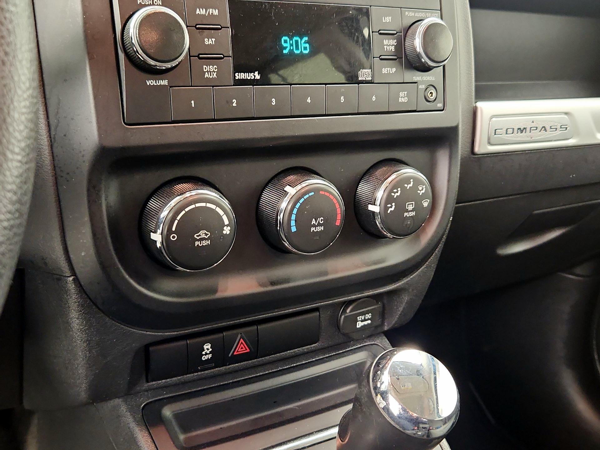 Thumbnail: 2016 Jeep Compass - 14