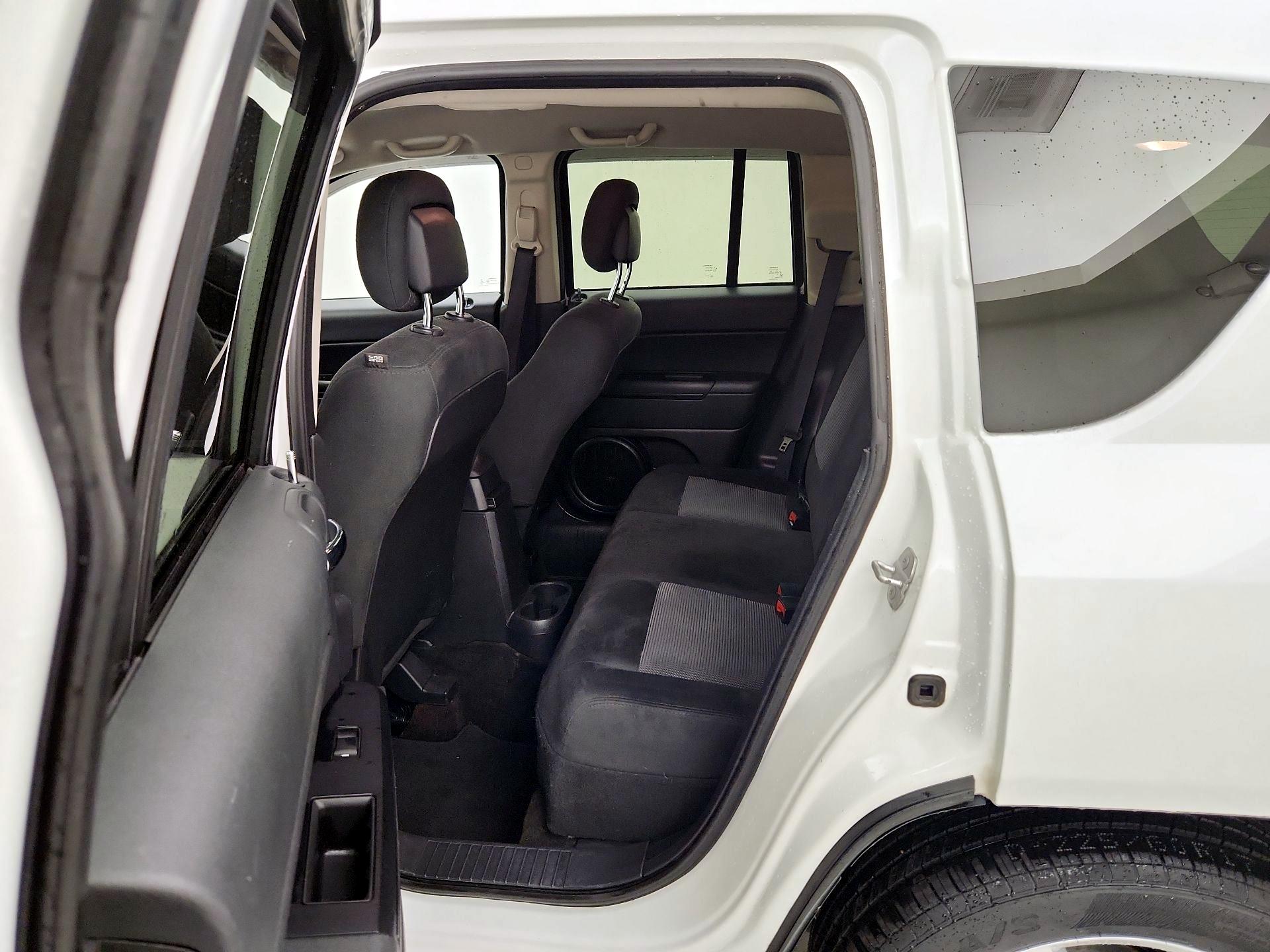 Thumbnail: 2016 Jeep Compass - 17