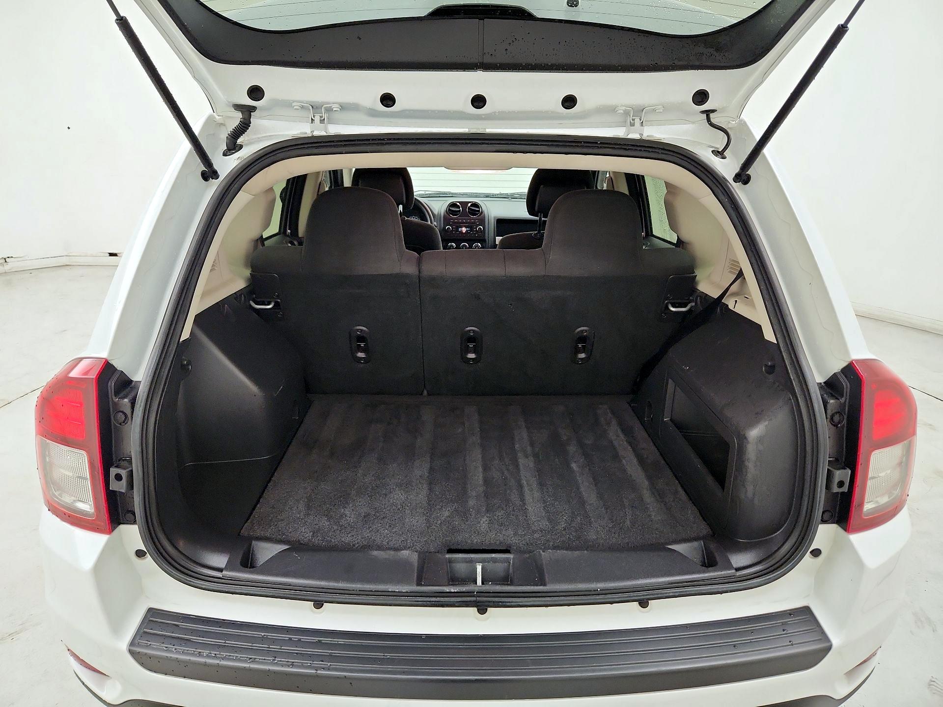Thumbnail: 2016 Jeep Compass - 18