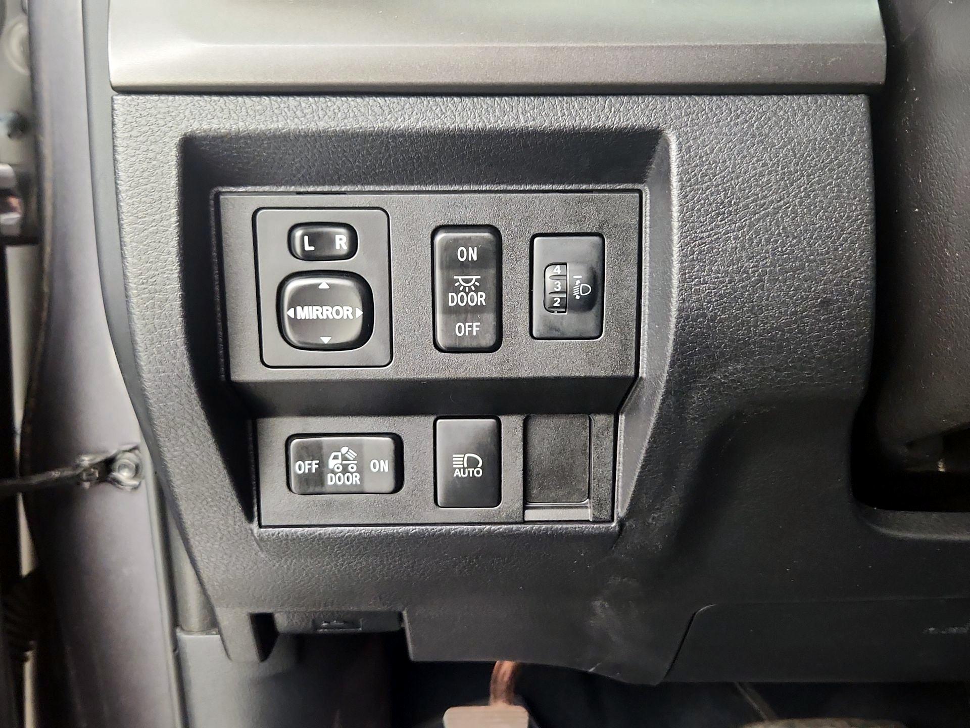 Thumbnail: 2018 Toyota Tundra - 13